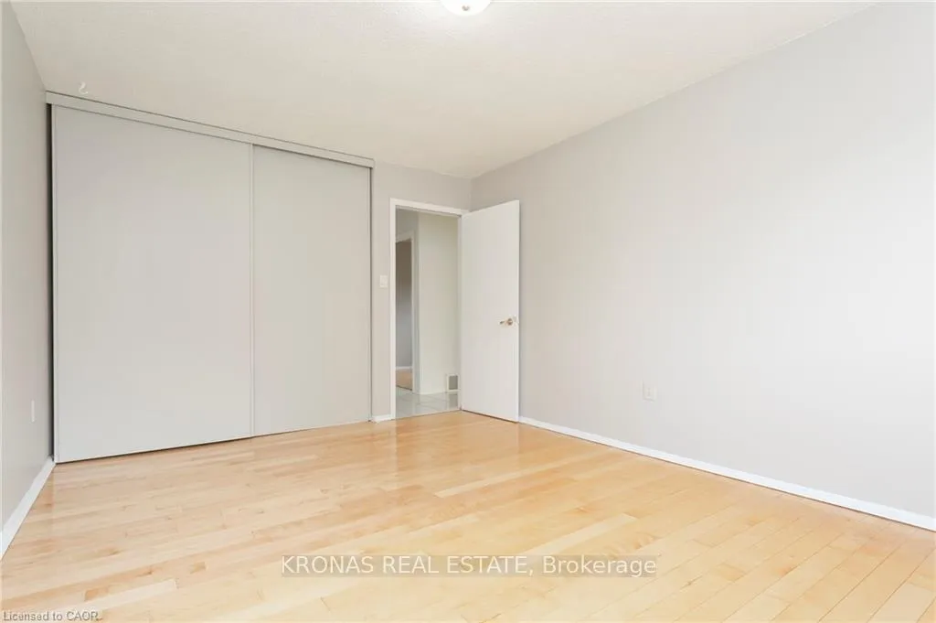 Photo 10 of 2303 Malcolm Crescent, Burlington, Brant Hills — HOMEH