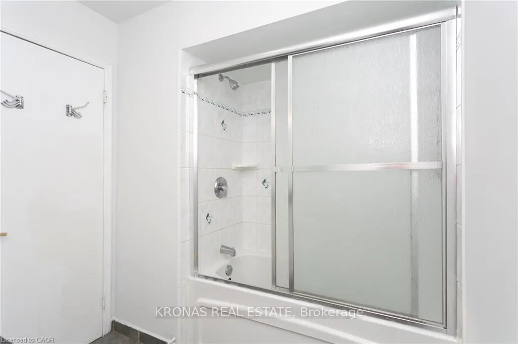 Photo 12 of 2303 Malcolm Crescent, Burlington, Brant Hills — HOMEH