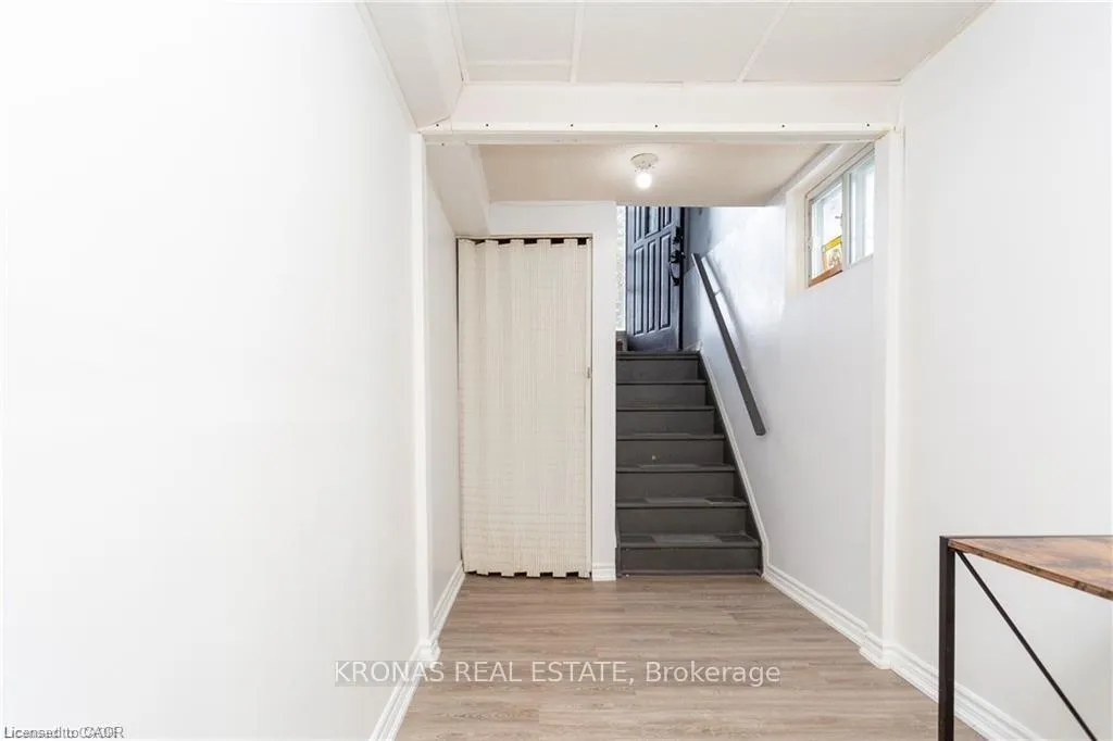 Photo 13 of 2303 Malcolm Crescent, Burlington, Brant Hills — HOMEH