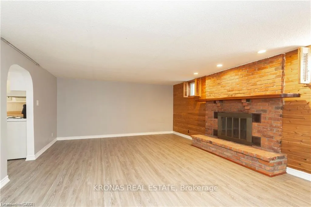 Photo 16 of 2303 Malcolm Crescent, Burlington, Brant Hills — HOMEH
