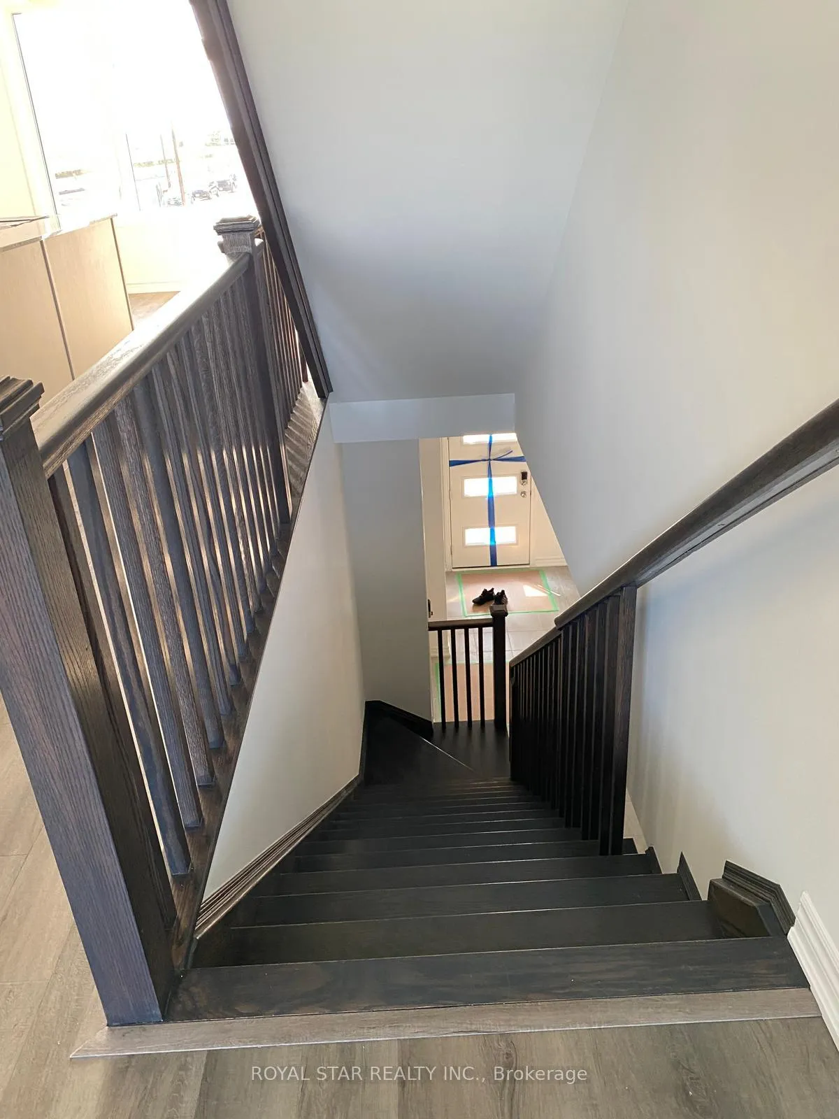 Photo 8 of 138 Keppel Circle, Brampton, Northwest Brampton — HOMEH