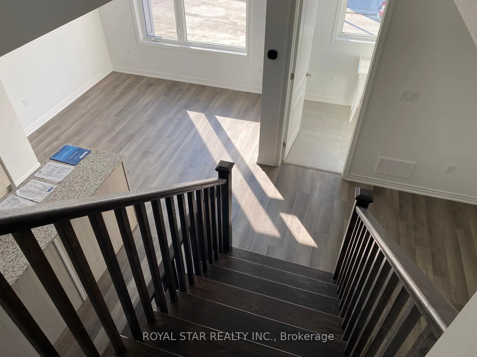Photo 9 of 138 Keppel Circle, Brampton, Northwest Brampton — HOMEH