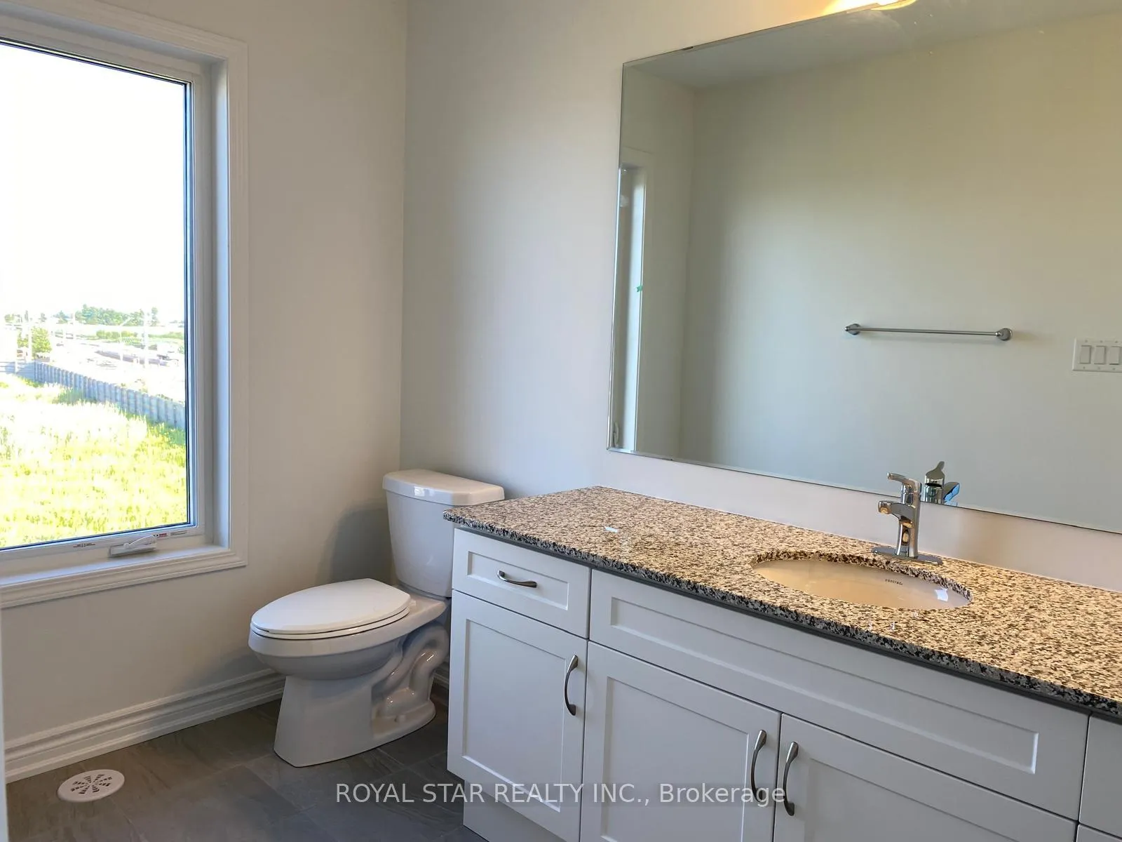 Photo 19 of 138 Keppel Circle, Brampton, Northwest Brampton — HOMEH