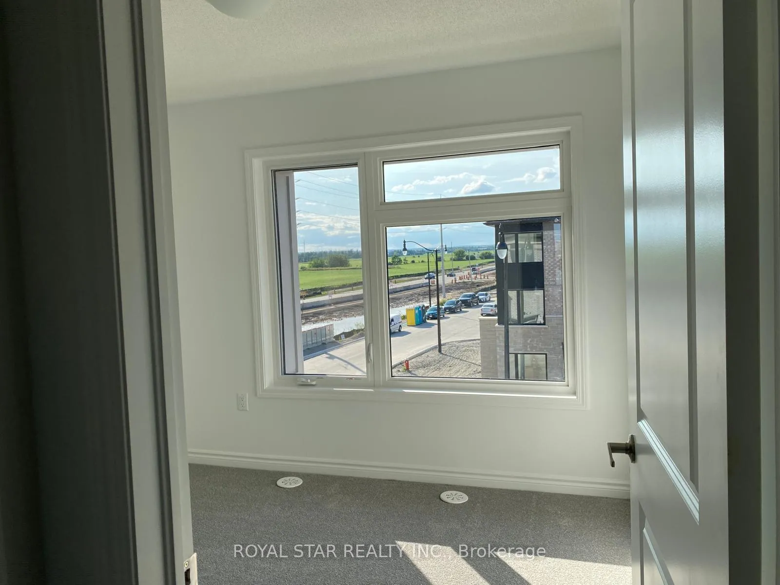 Photo 23 of 138 Keppel Circle, Brampton, Northwest Brampton — HOMEH