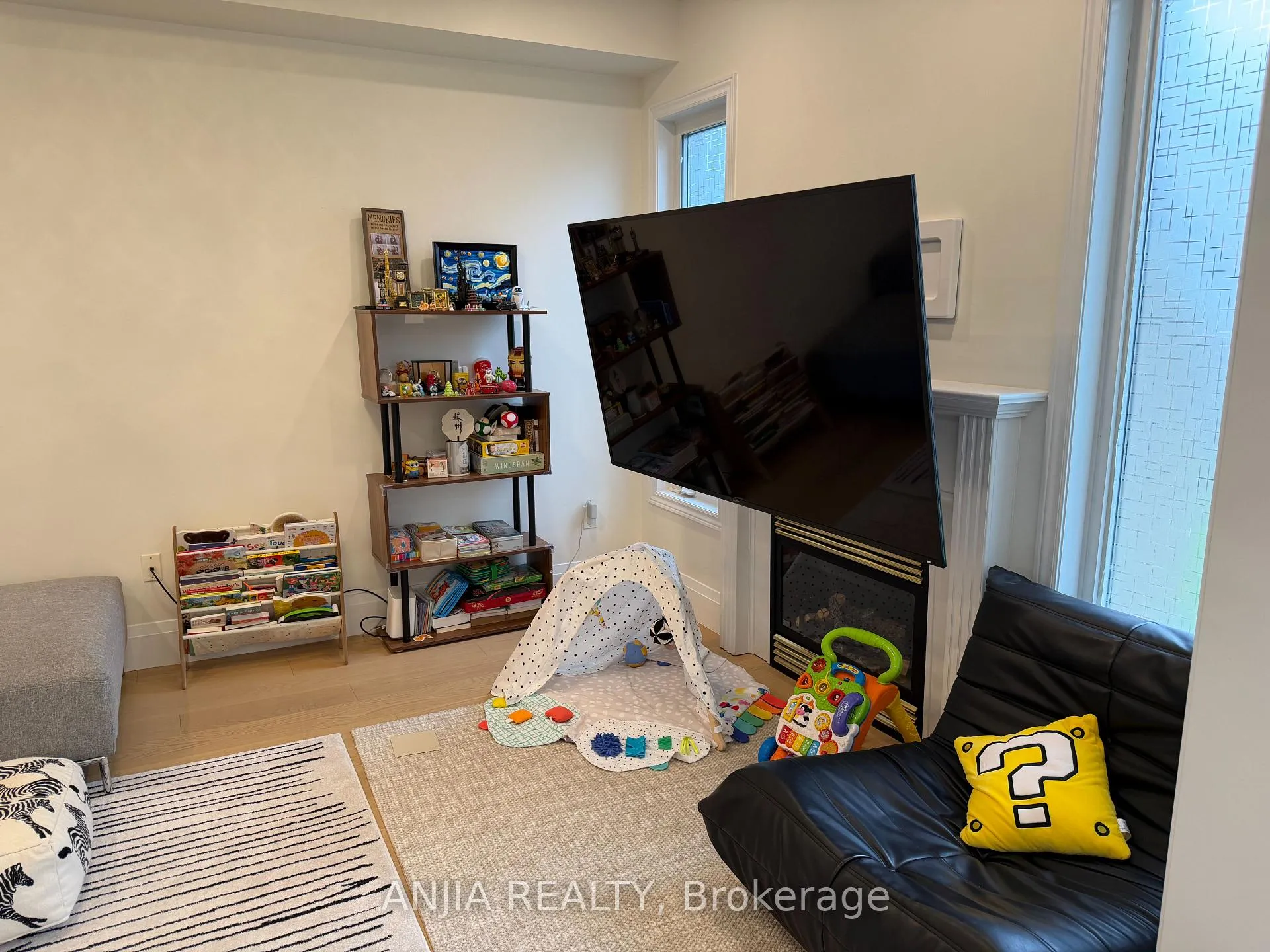 Photo 8 of 265 Hammersly Boulevard, Markham, Wismer — HOMEH