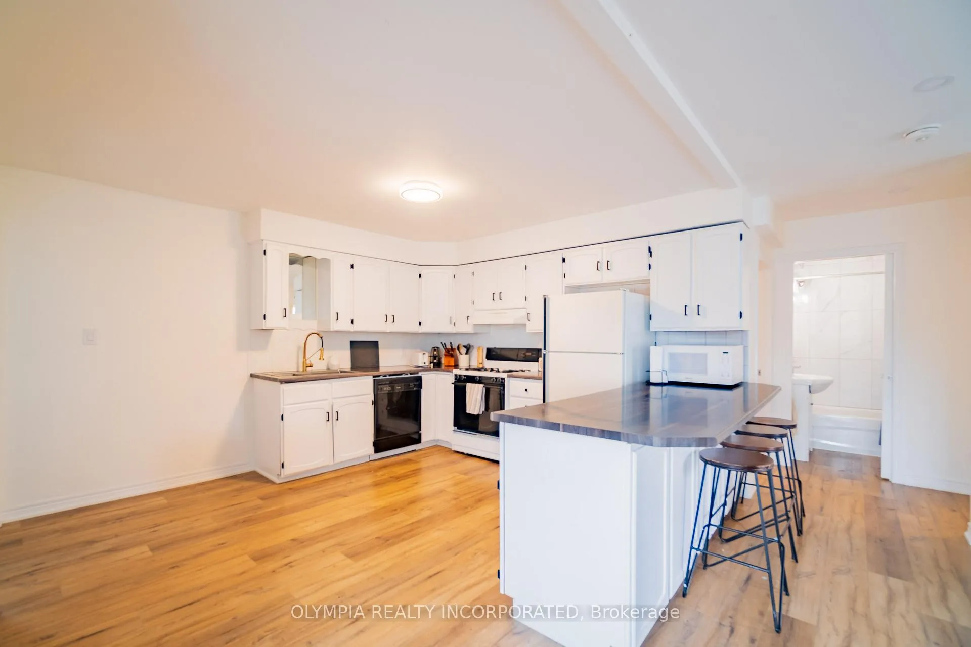Photo 17 of 5448 Hamilton Street, Niagara Falls, Downtown — HOMEH