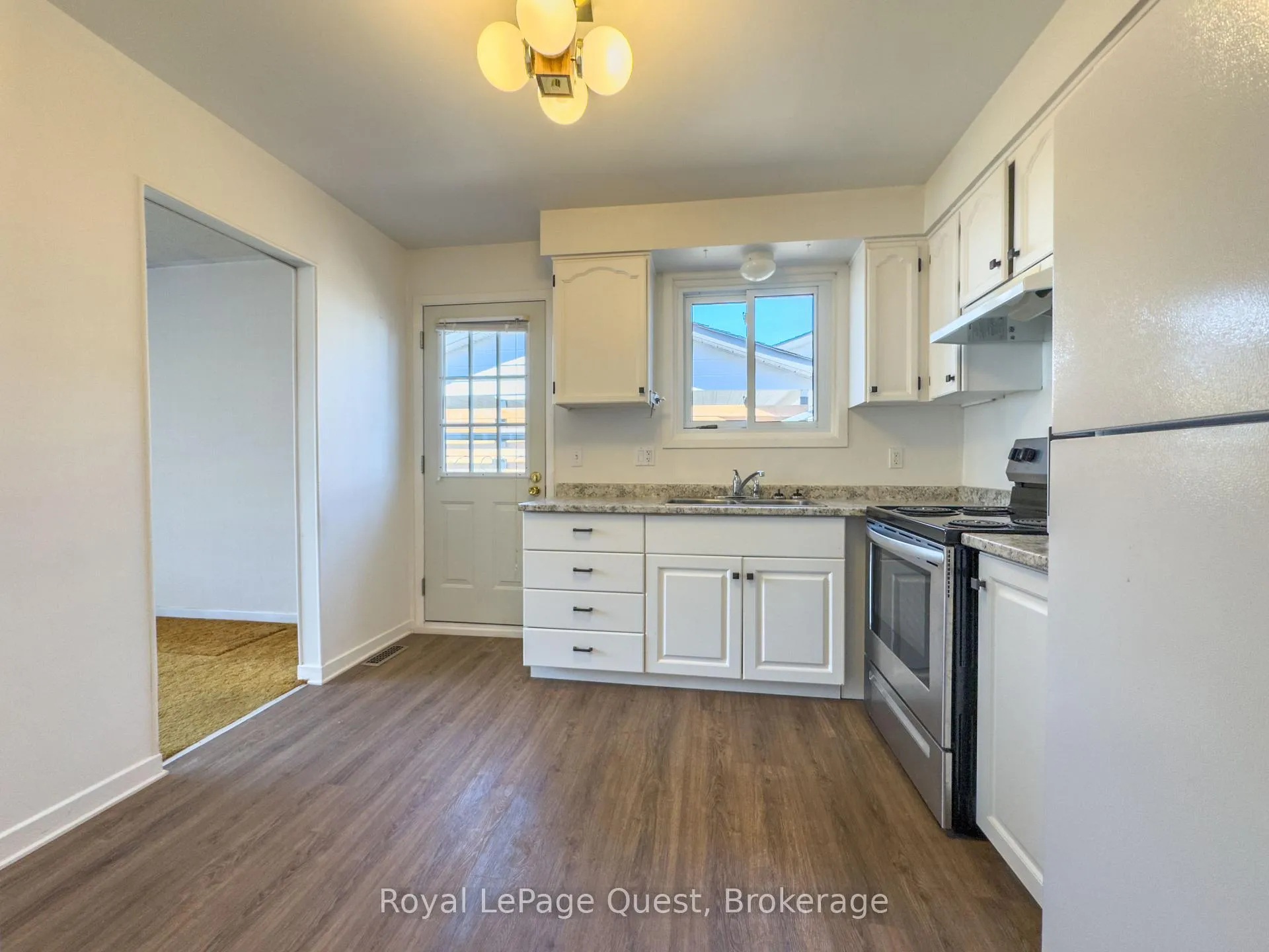 Photo 7 of 17 Rose Avenue, Orillia — HOMEH