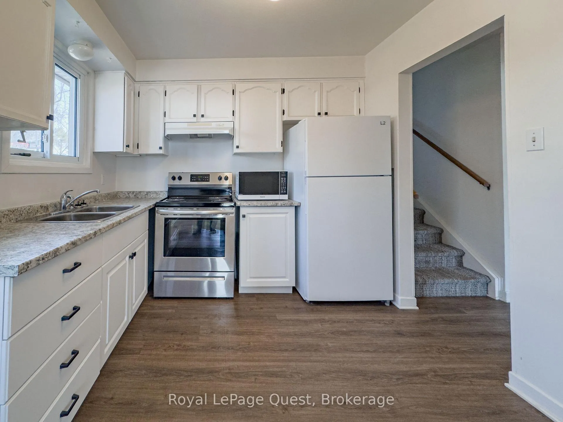 Photo 8 of 17 Rose Avenue, Orillia — HOMEH