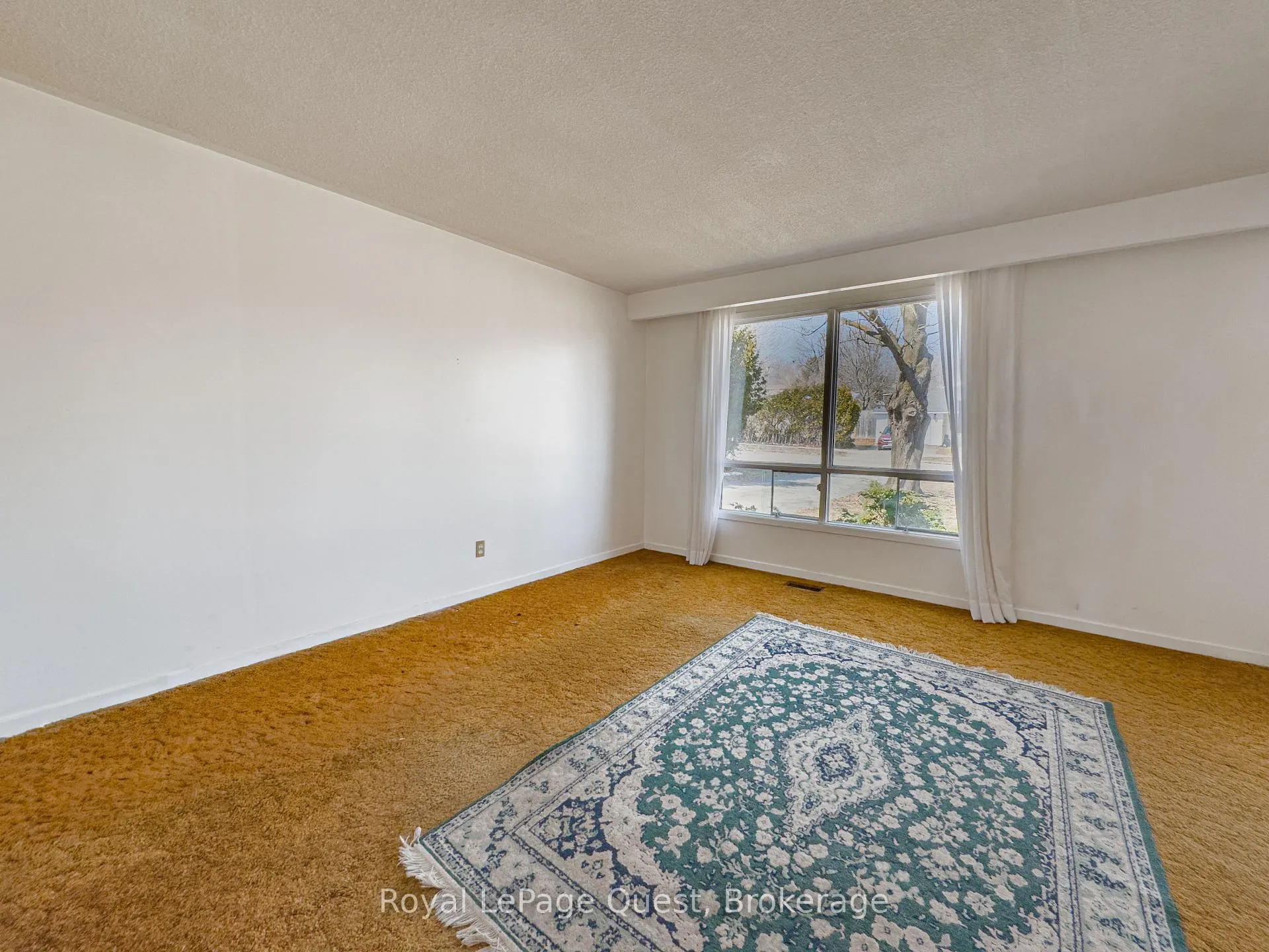 Photo 10 of 17 Rose Avenue, Orillia — HOMEH