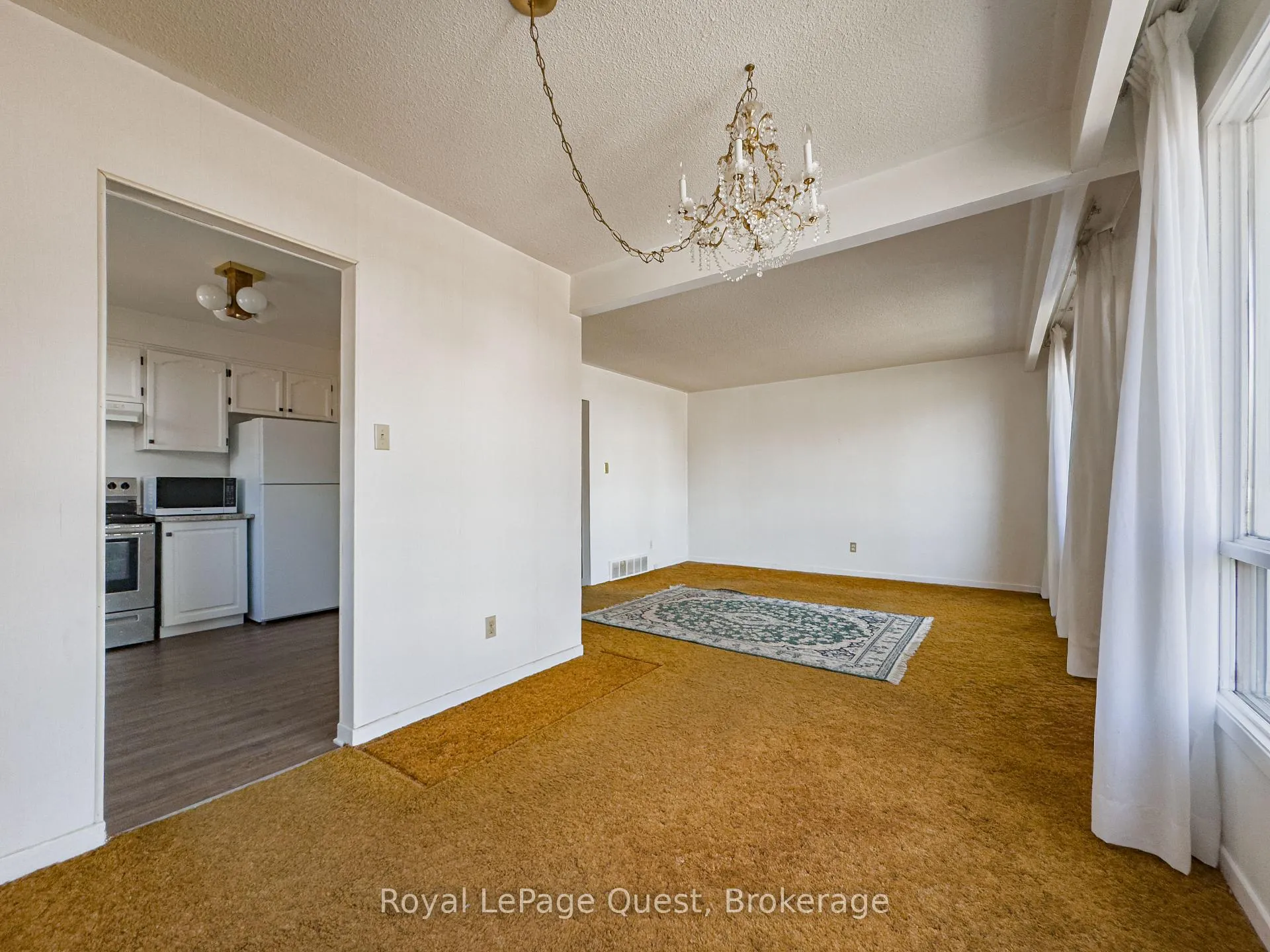 Photo 13 of 17 Rose Avenue, Orillia — HOMEH