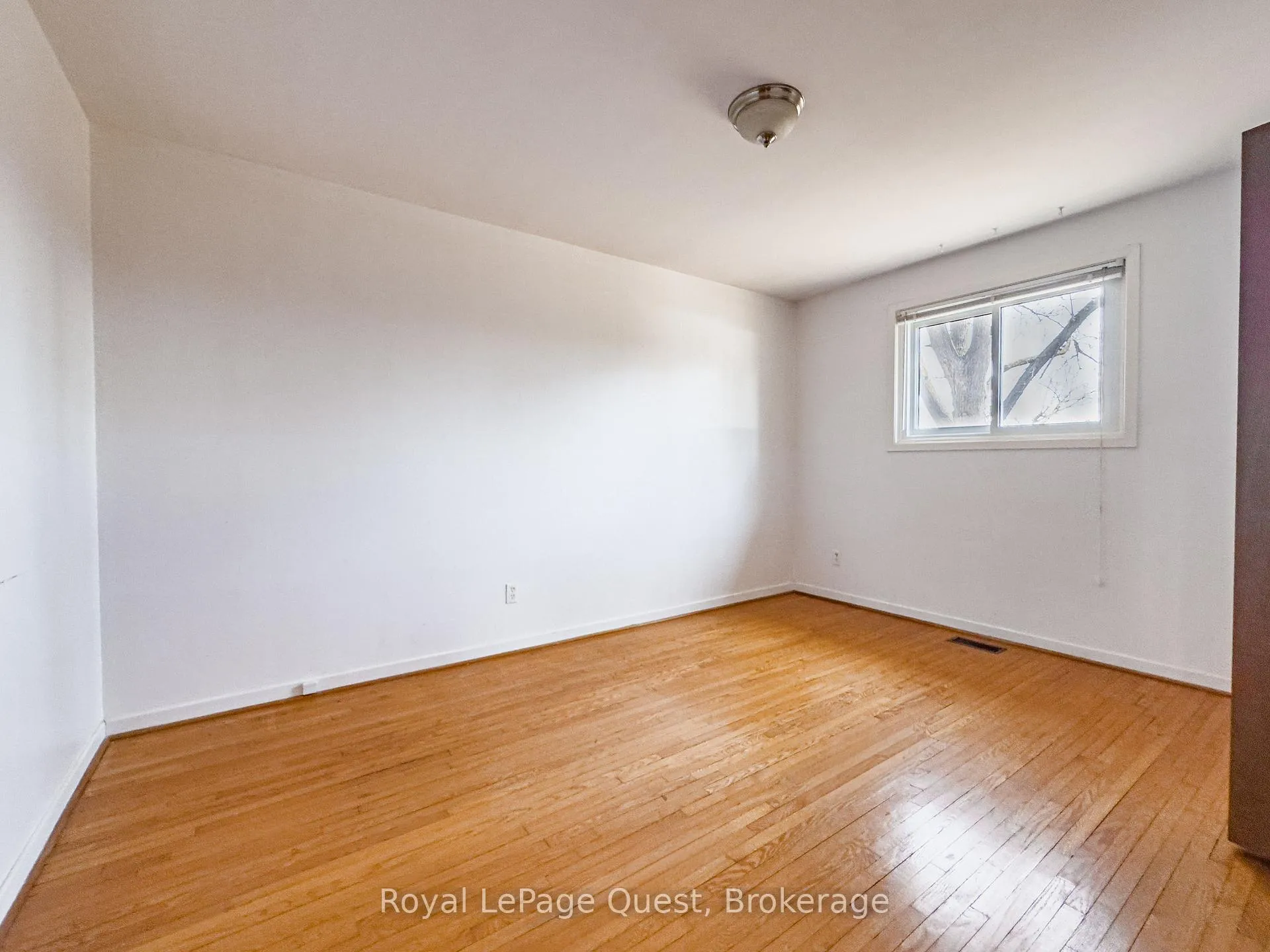 Photo 16 of 17 Rose Avenue, Orillia — HOMEH