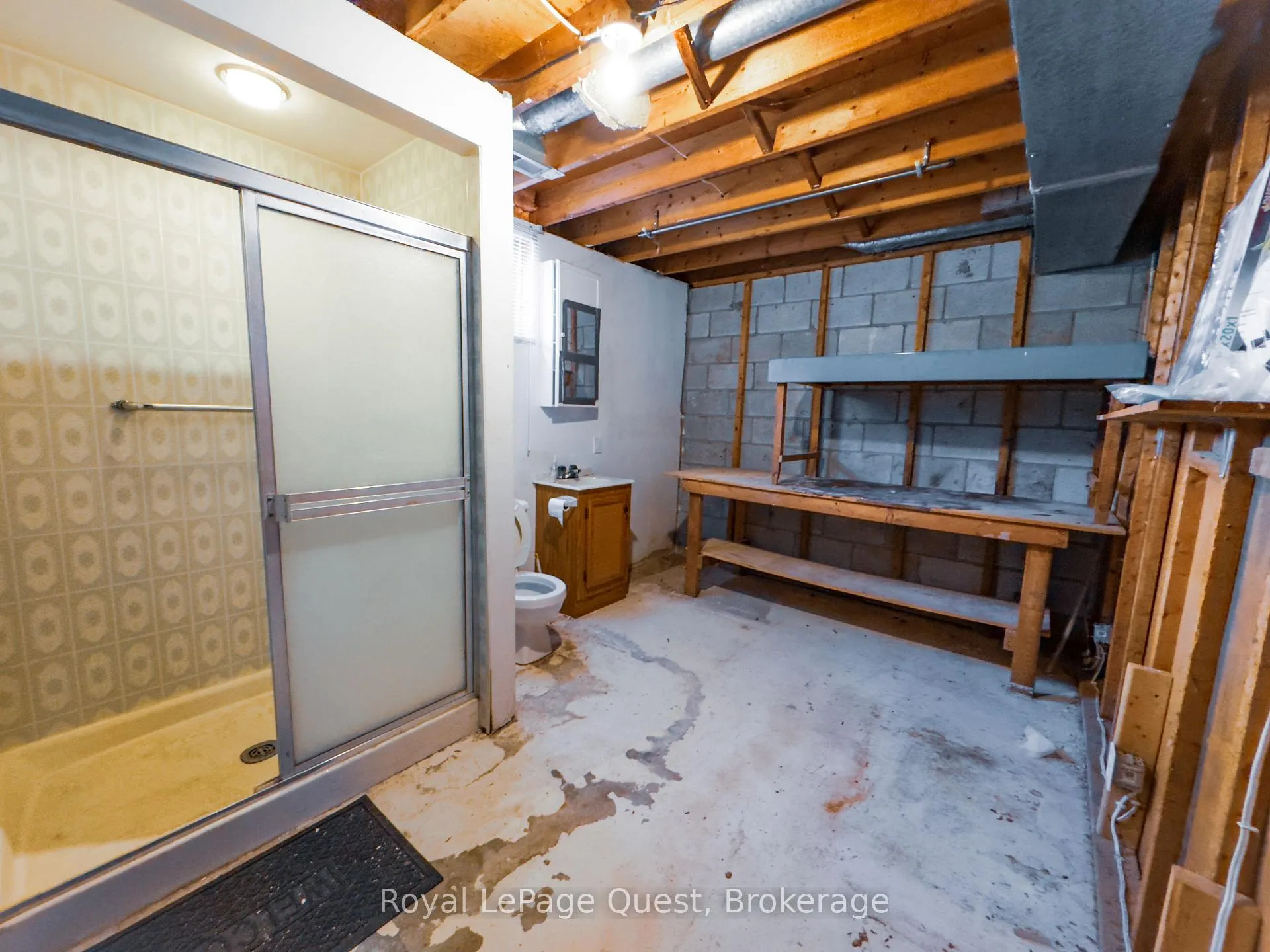 Photo 24 of 17 Rose Avenue, Orillia — HOMEH