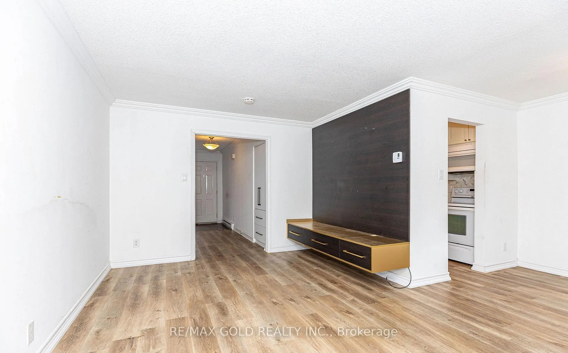 Photo 8 of 20 Harper Way, Markham, Aileen-Willowbrook — HOMEH