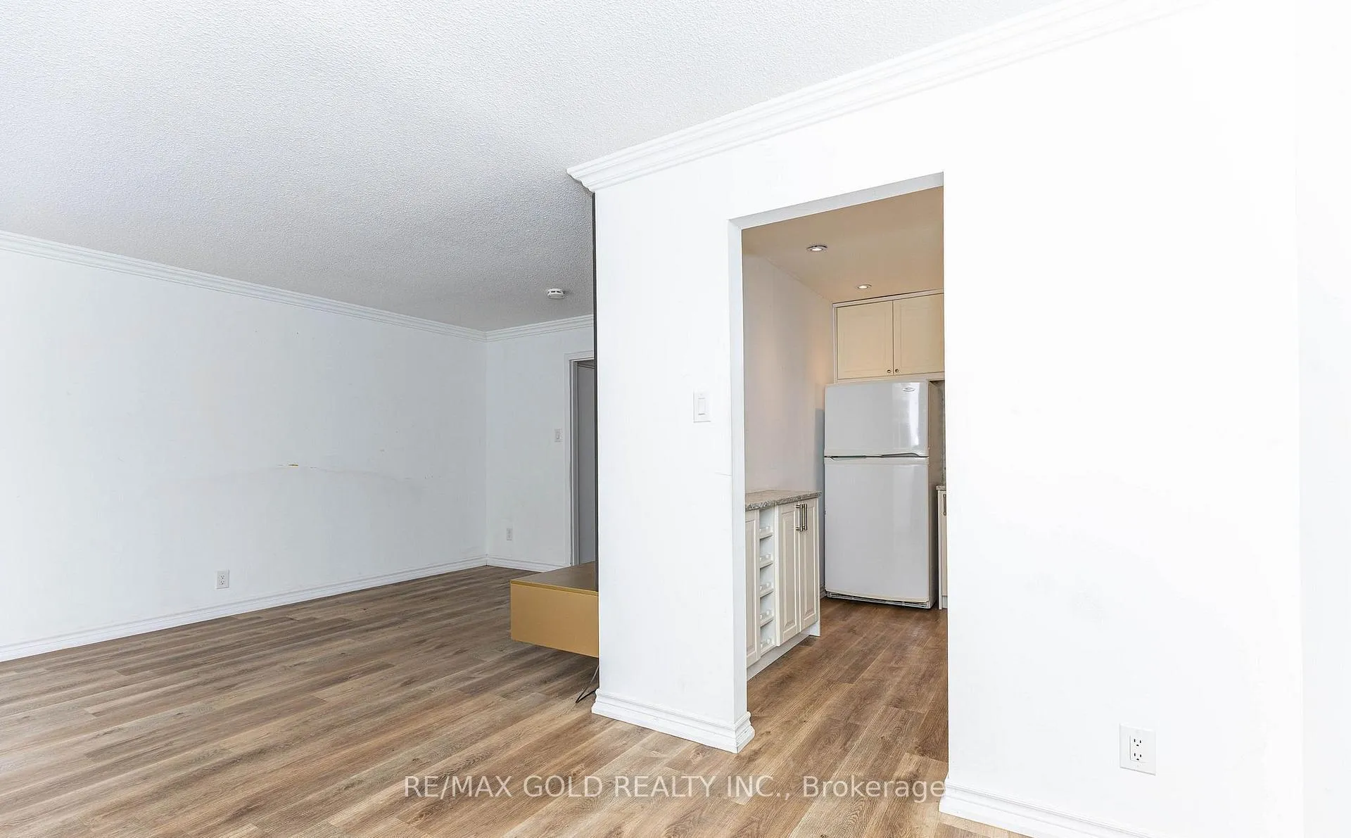 Photo 14 of 20 Harper Way, Markham, Aileen-Willowbrook — HOMEH