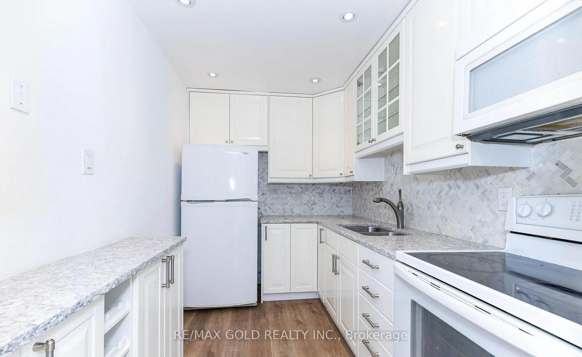 Photo 16 of 20 Harper Way, Markham, Aileen-Willowbrook — HOMEH