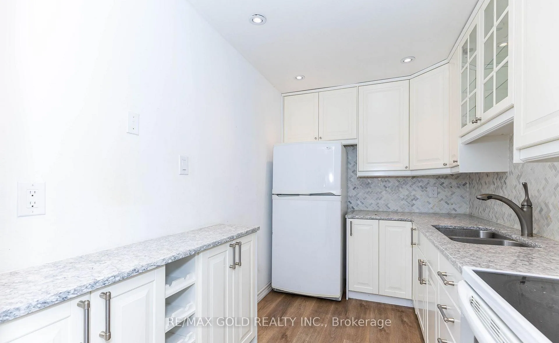 Photo 17 of 20 Harper Way, Markham, Aileen-Willowbrook — HOMEH