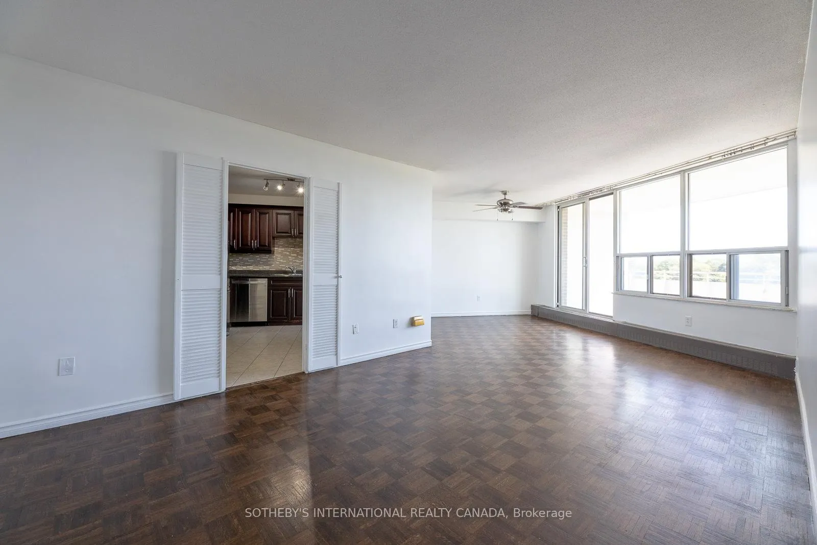 Photo 5 of Unit 706, 60 Pavane Link Way, Toronto, Flemingdon Park — HOMEH