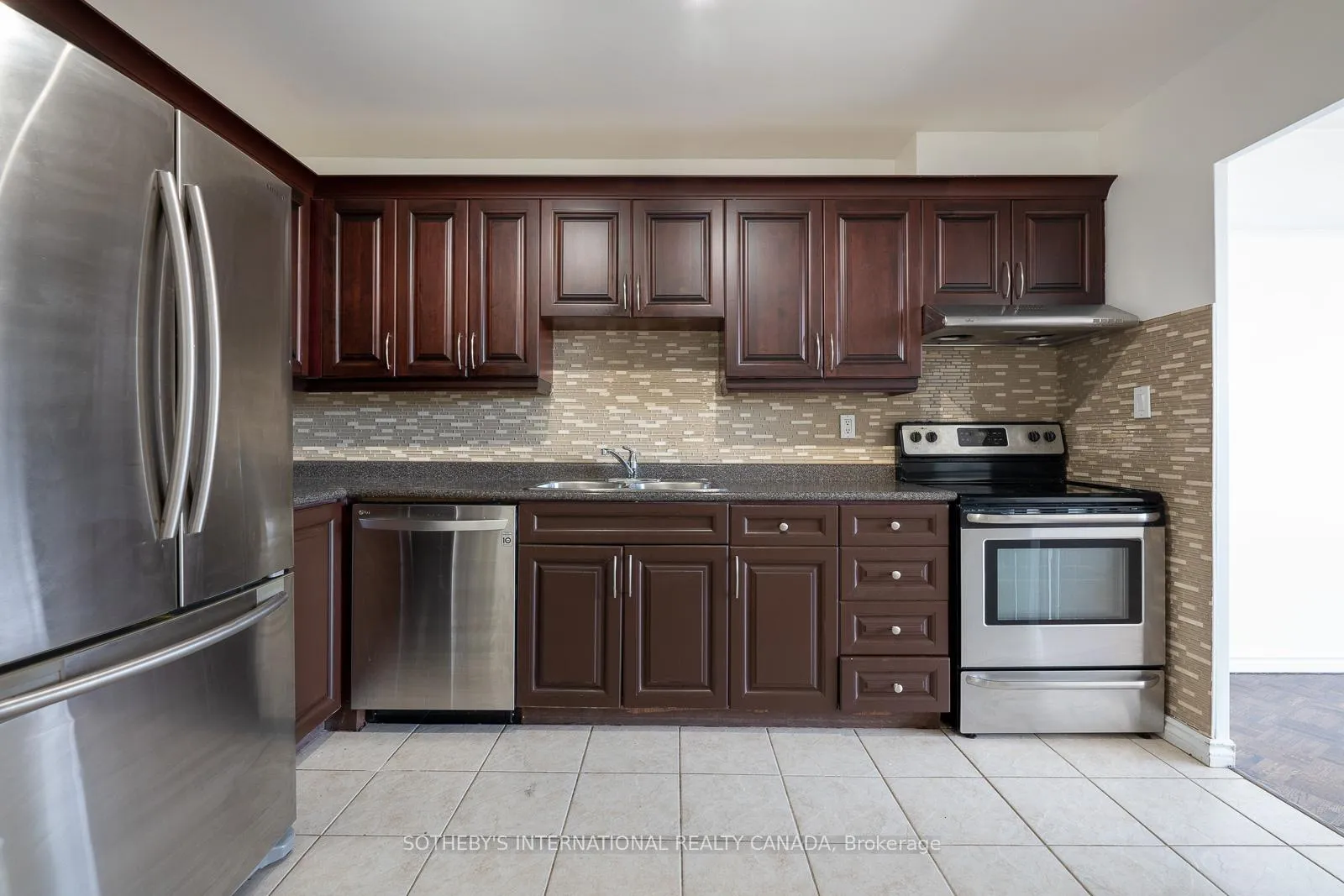 Photo 3 of Unit 706, 60 Pavane Link Way, Toronto, Flemingdon Park — HOMEH