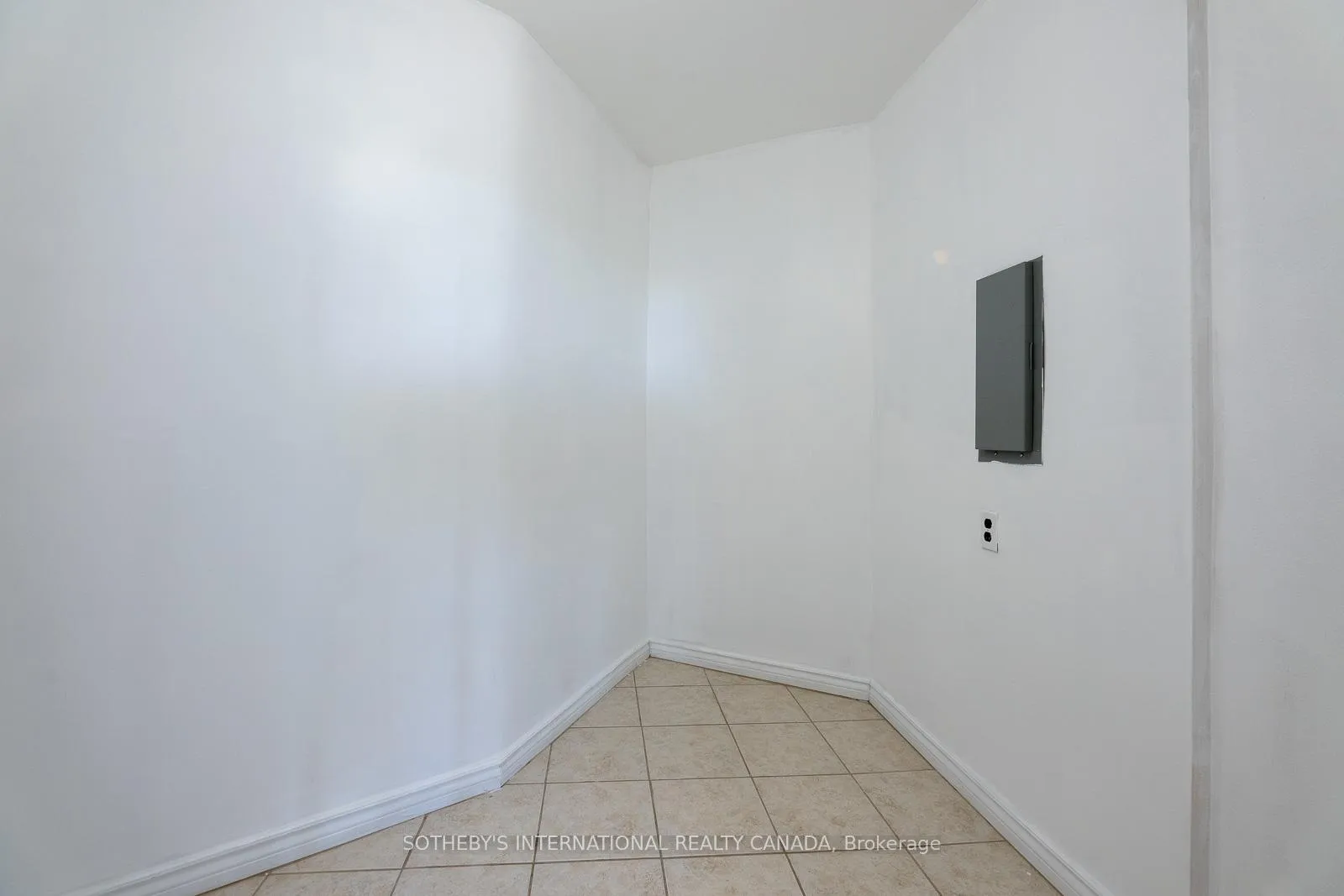 Photo 8 of Unit 706, 60 Pavane Link Way, Toronto, Flemingdon Park — HOMEH