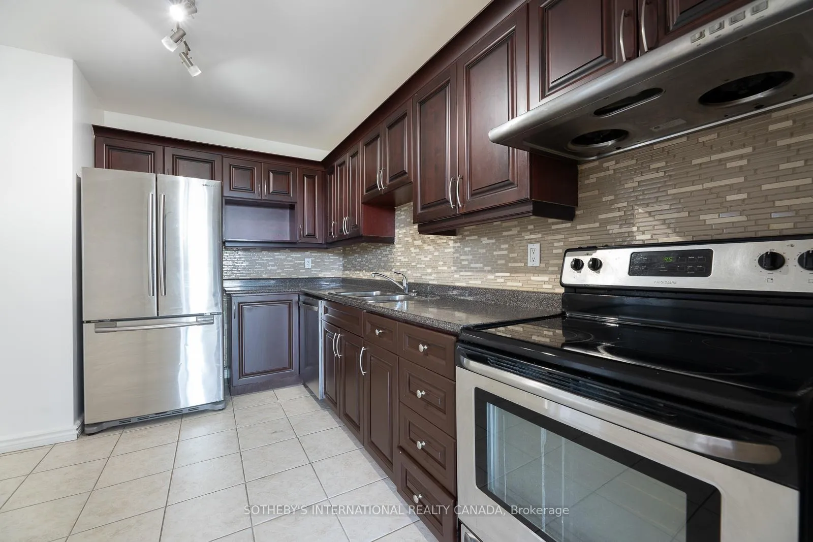 Photo 2 of Unit 706, 60 Pavane Link Way, Toronto, Flemingdon Park — HOMEH