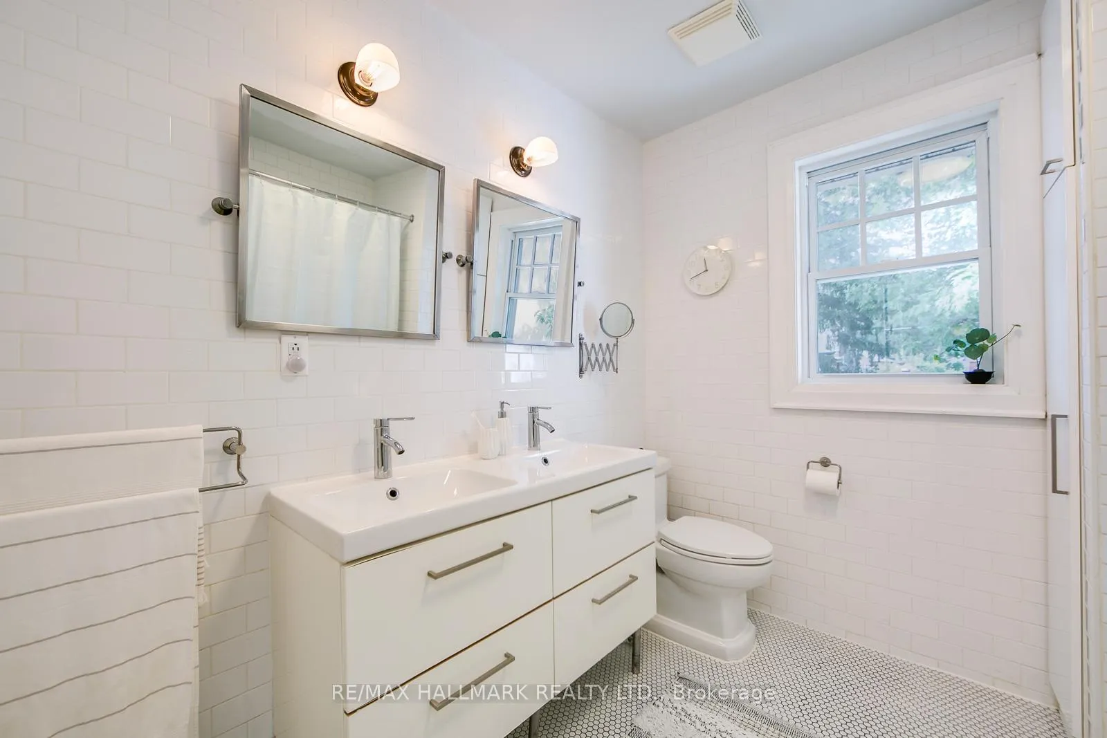 Photo 32 of 120 Warden Avenue, Scarborough, Birchcliffe-Cliffside — HOMEH
