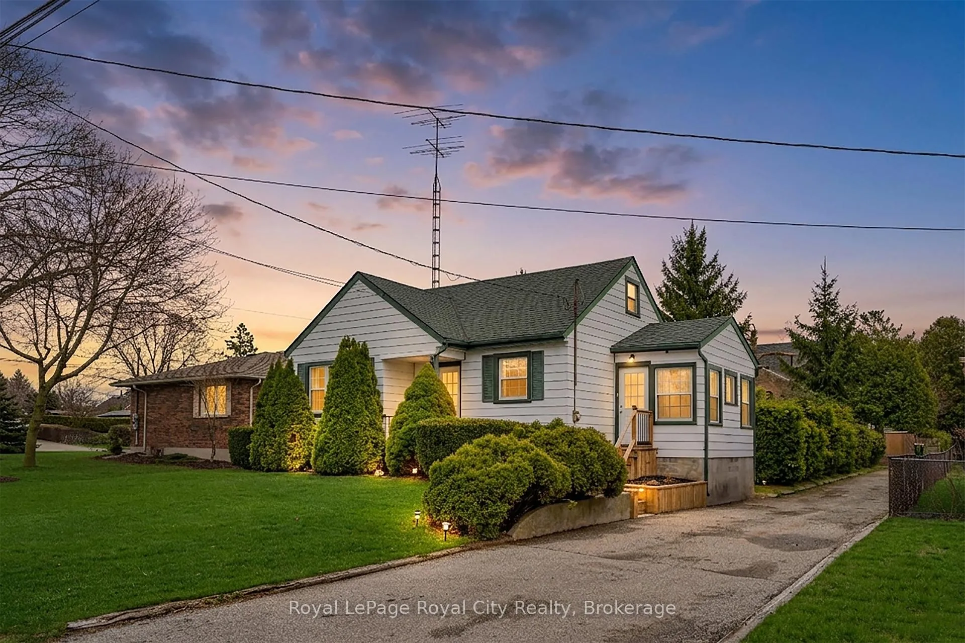 Photo 2 of 513 Speedvale Avenue E, Guelph, Victoria North — HOMEH