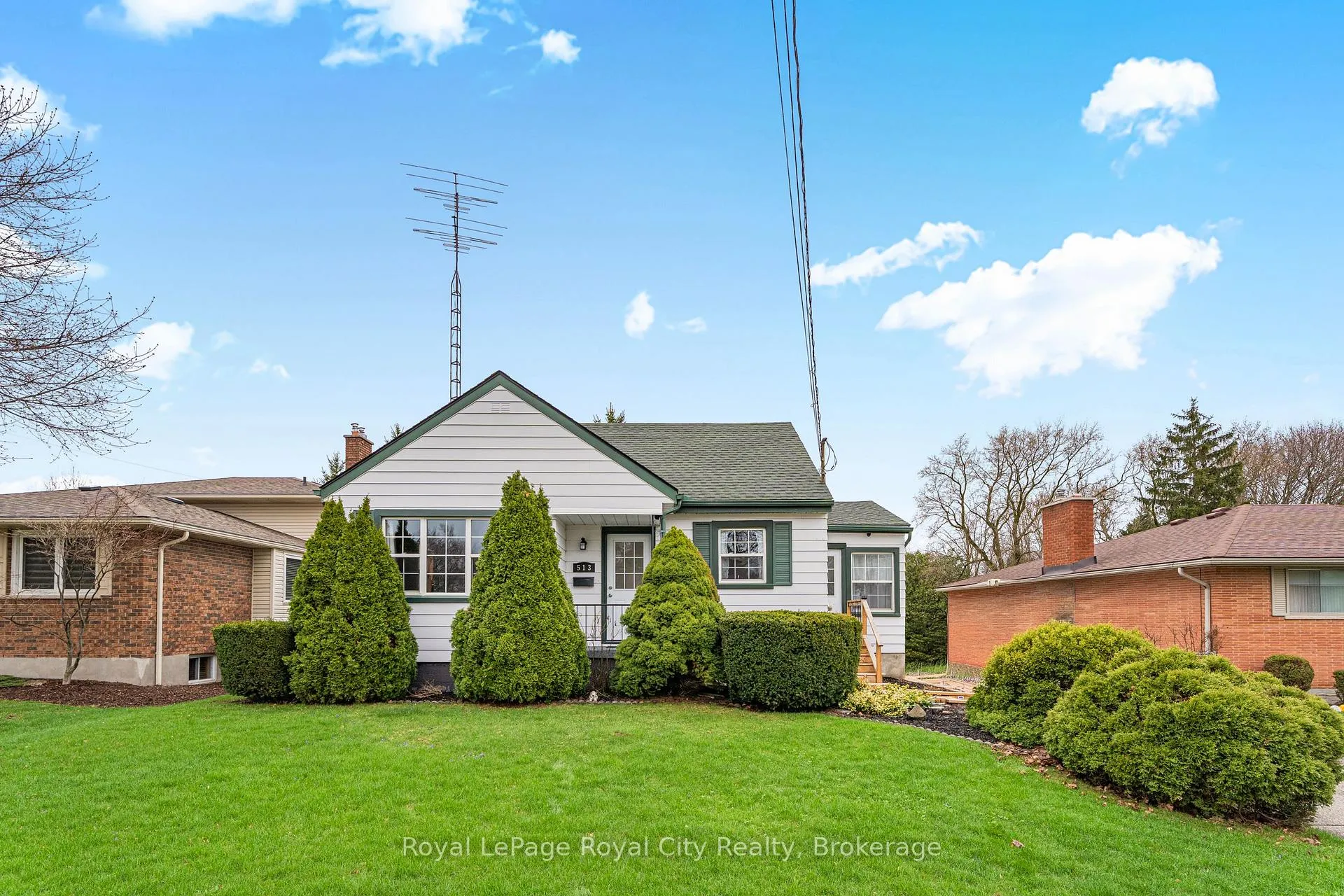 Photo 3 of 513 Speedvale Avenue E, Guelph, Victoria North — HOMEH
