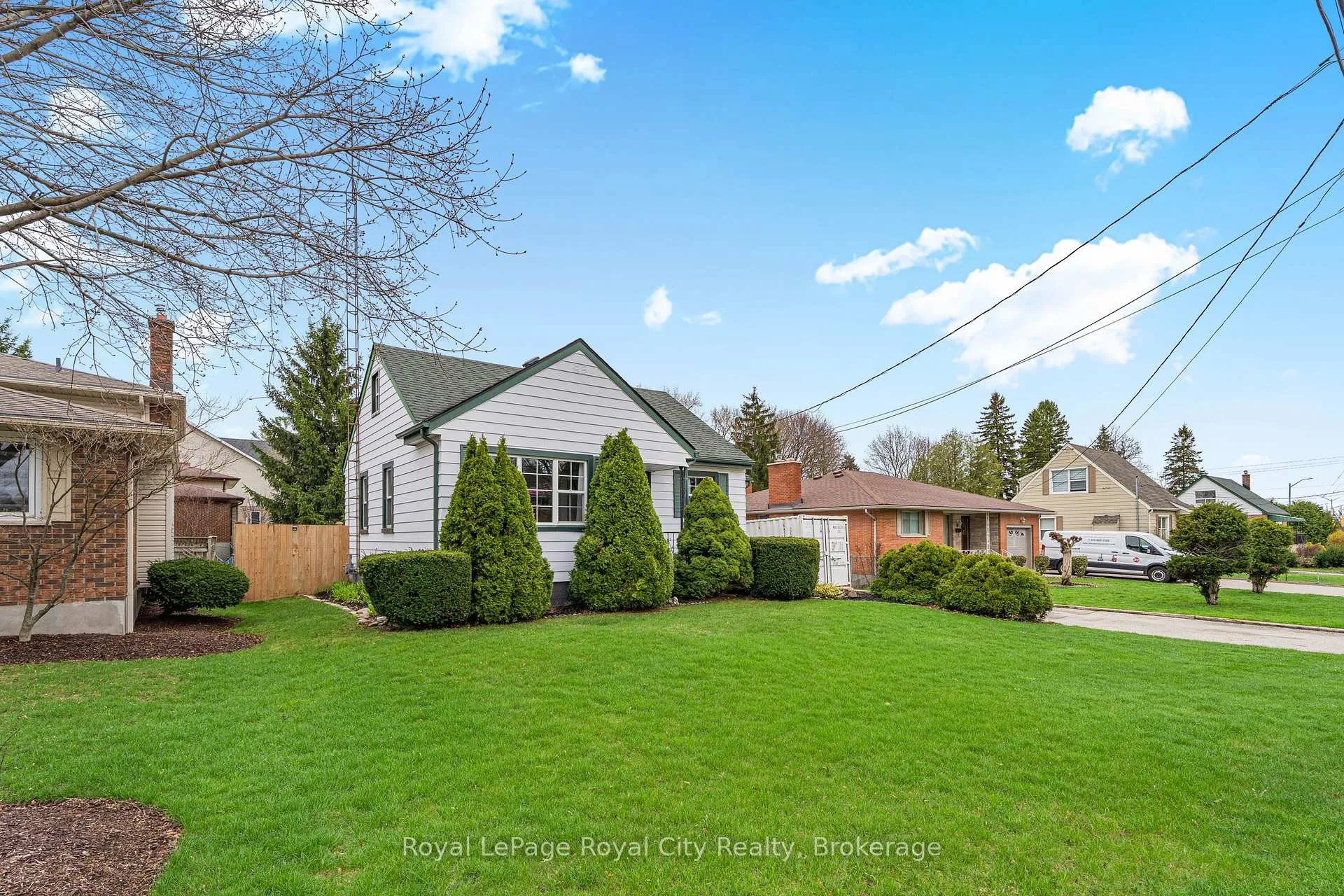 Photo 4 of 513 Speedvale Avenue E, Guelph, Victoria North — HOMEH