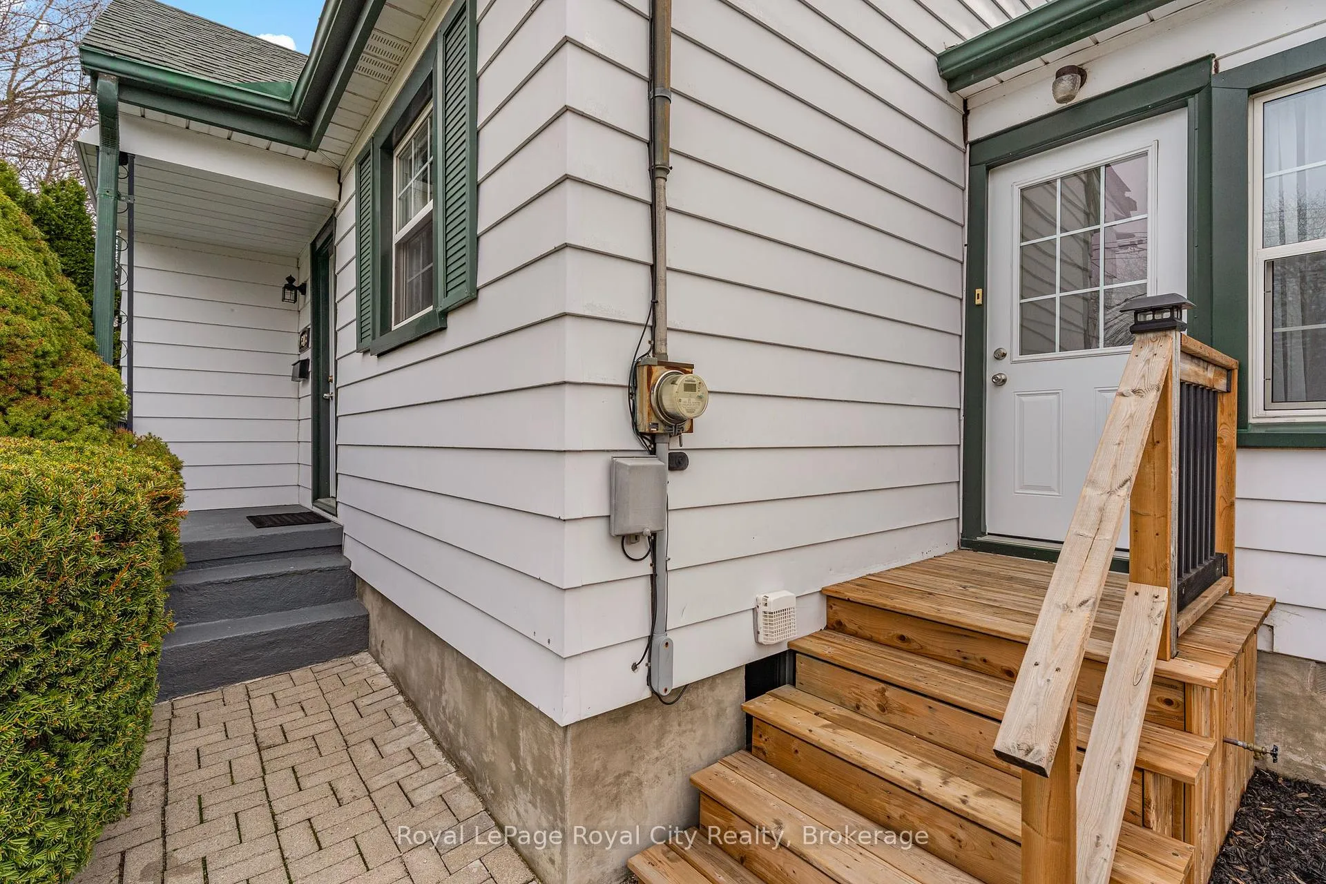 Photo 5 of 513 Speedvale Avenue E, Guelph, Victoria North — HOMEH