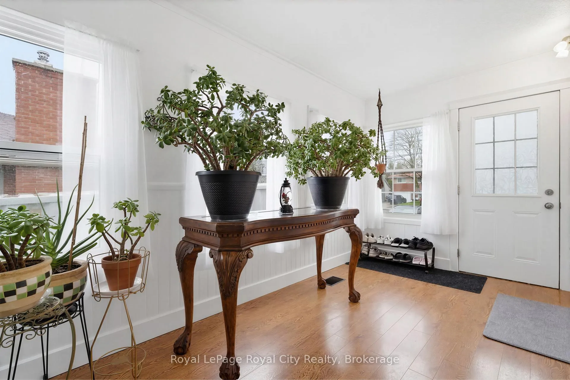 Photo 7 of 513 Speedvale Avenue E, Guelph, Victoria North — HOMEH