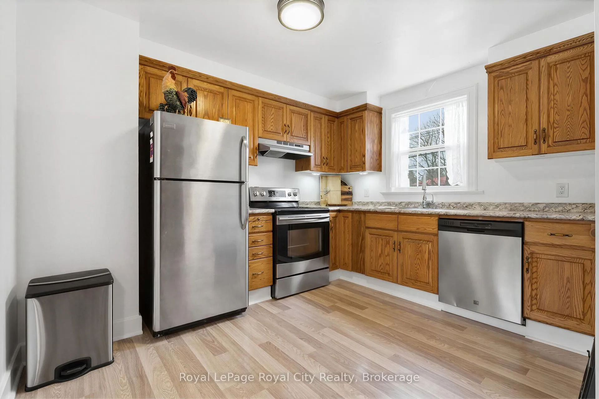 Photo 12 of 513 Speedvale Avenue E, Guelph, Victoria North — HOMEH