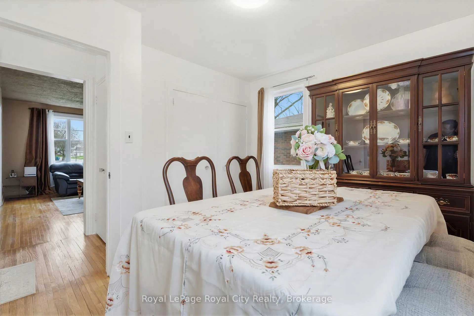 Photo 16 of 513 Speedvale Avenue E, Guelph, Victoria North — HOMEH