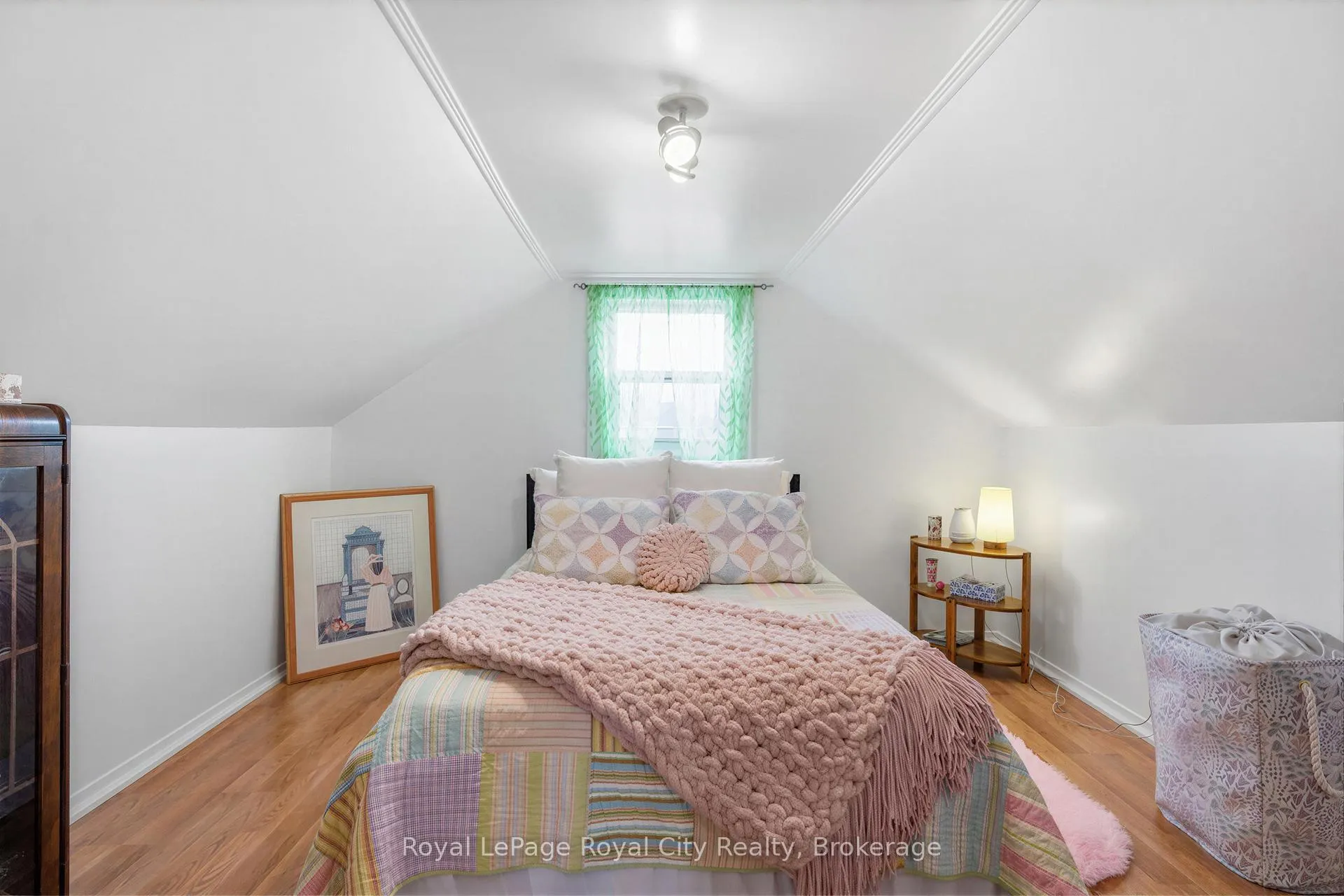 Photo 21 of 513 Speedvale Avenue E, Guelph, Victoria North — HOMEH