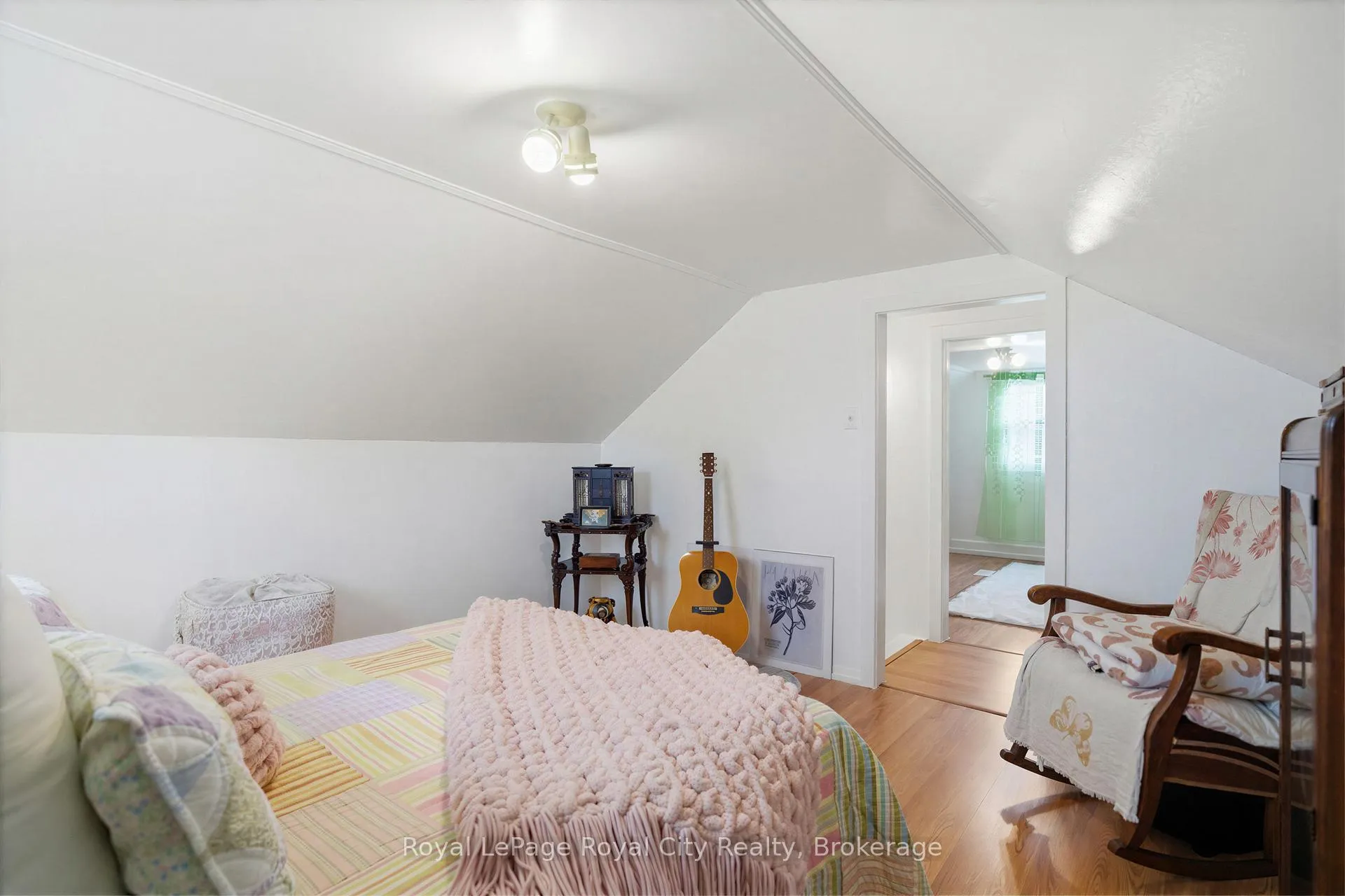 Photo 23 of 513 Speedvale Avenue E, Guelph, Victoria North — HOMEH