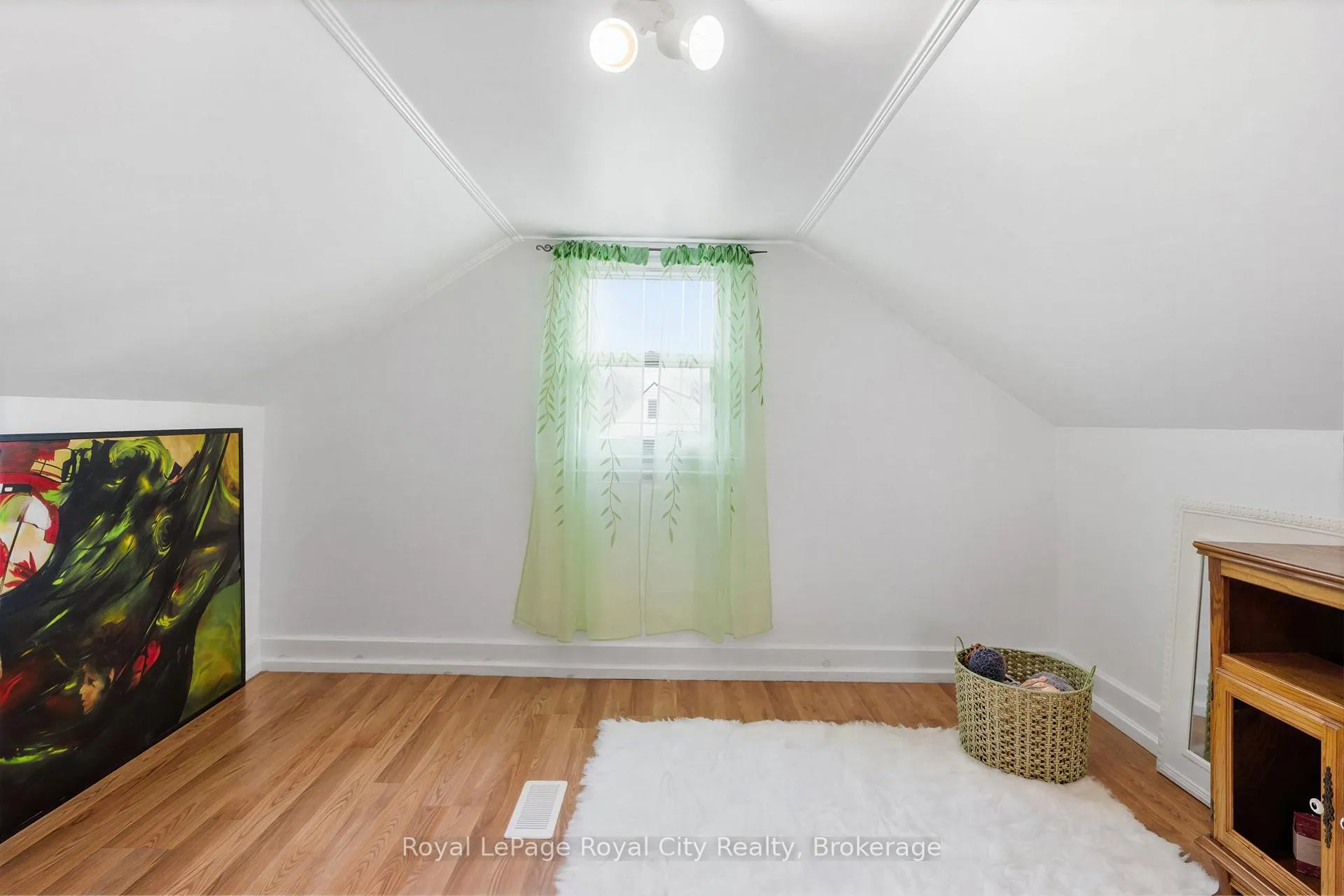 Photo 24 of 513 Speedvale Avenue E, Guelph, Victoria North — HOMEH