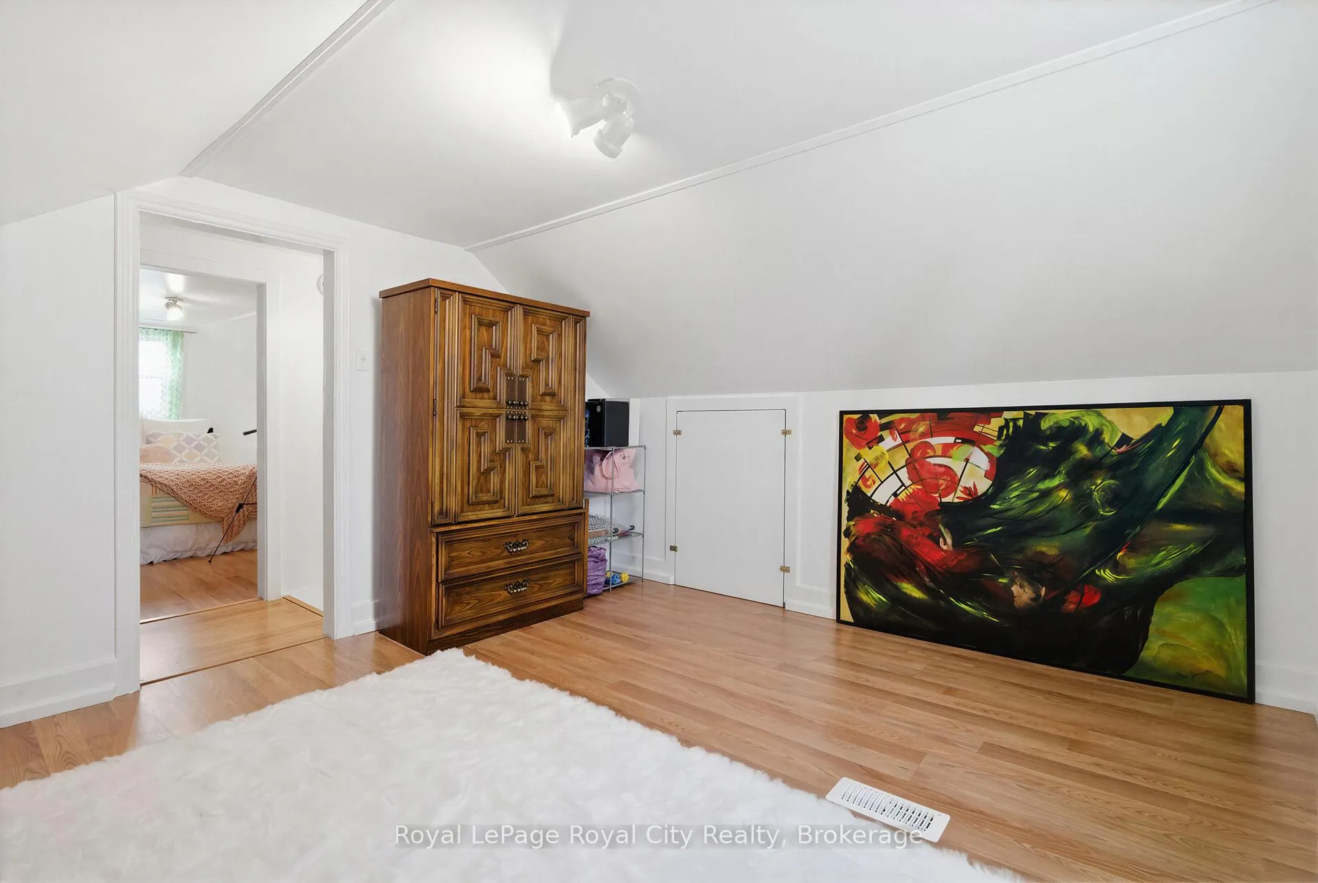 Photo 25 of 513 Speedvale Avenue E, Guelph, Victoria North — HOMEH