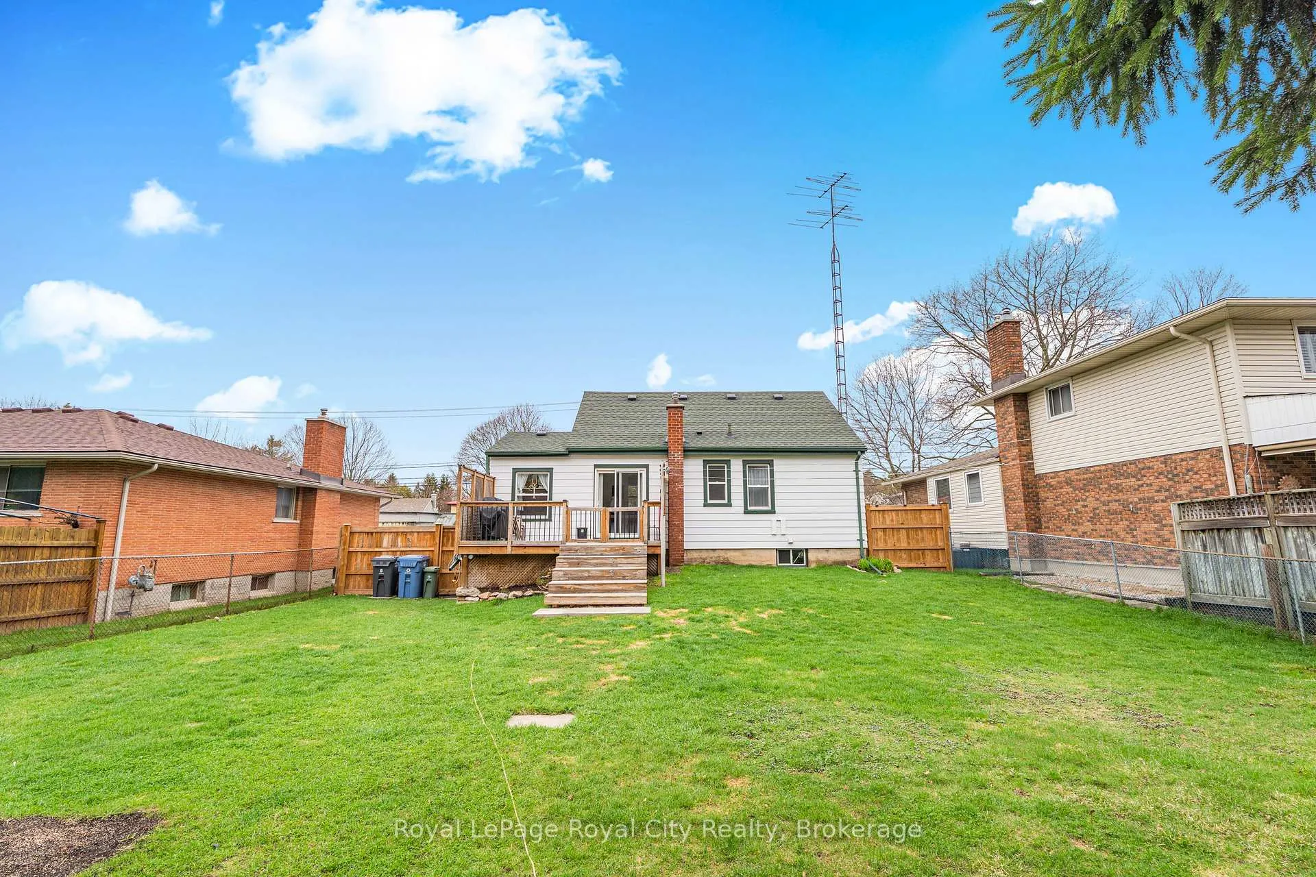 Photo 36 of 513 Speedvale Avenue E, Guelph, Victoria North — HOMEH