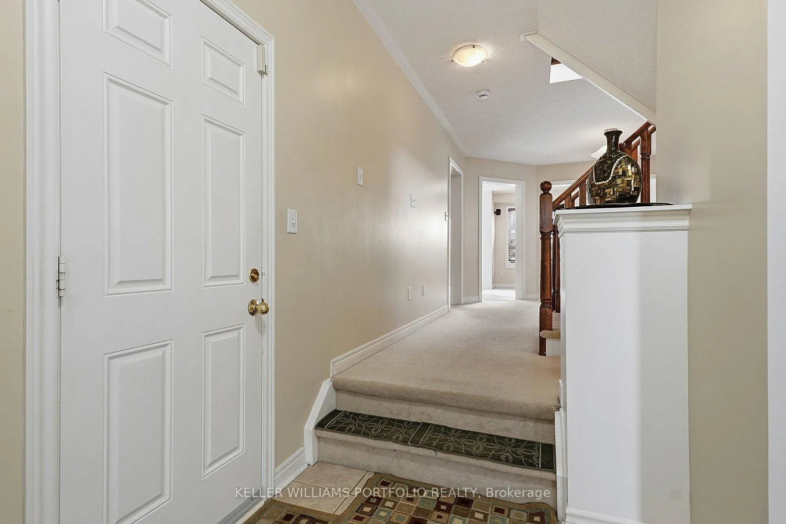 Photo 7 of 32 Warnford Circle, Ajax, Northeast Ajax — HOMEH