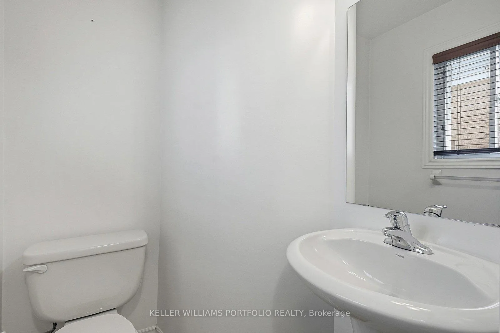 Photo 24 of 32 Warnford Circle, Ajax, Northeast Ajax — HOMEH