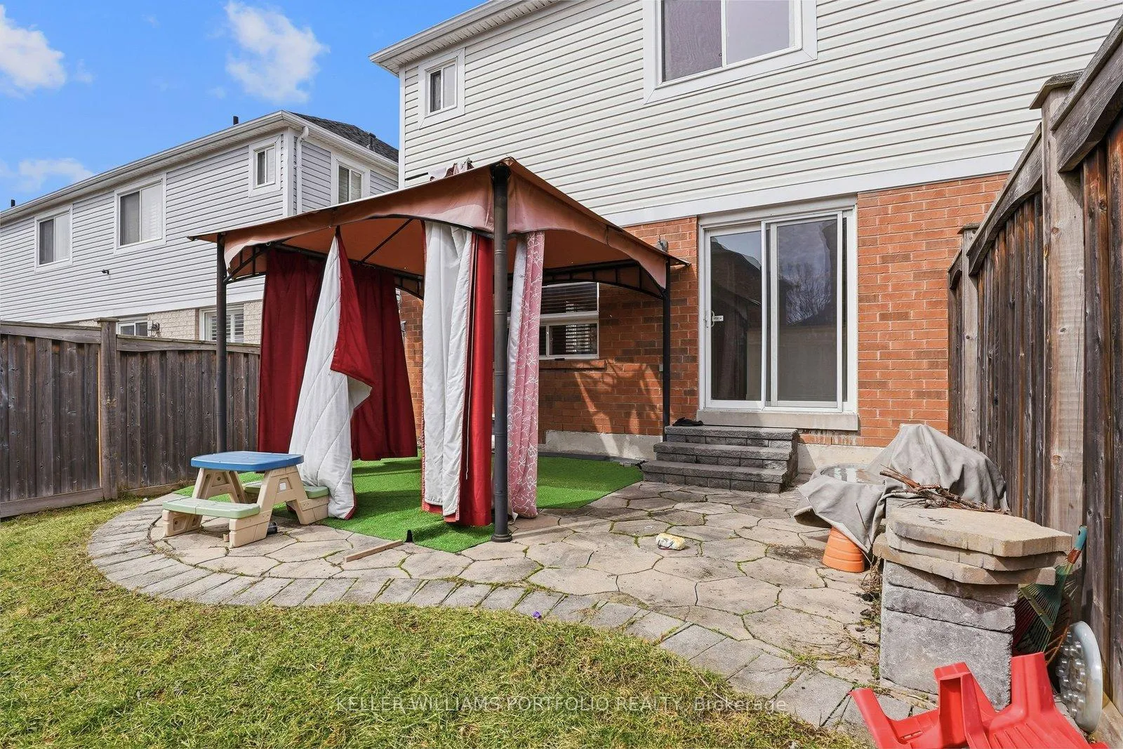 Photo 47 of 32 Warnford Circle, Ajax, Northeast Ajax — HOMEH