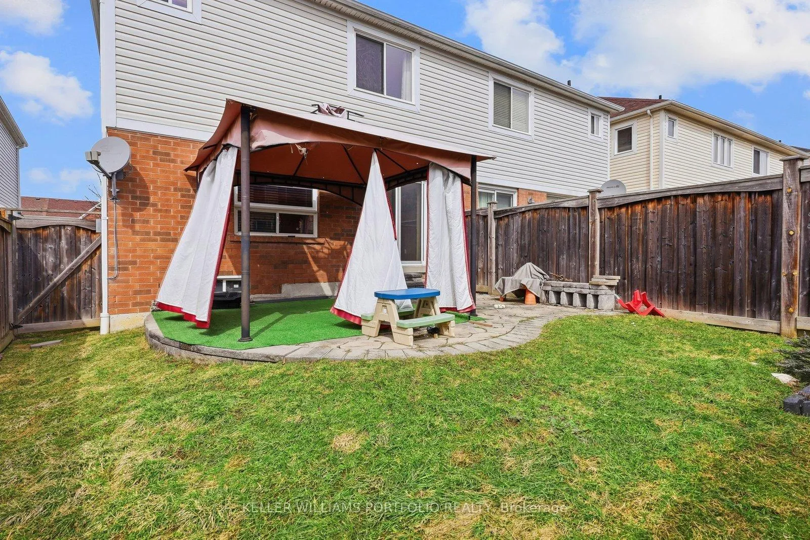 Photo 48 of 32 Warnford Circle, Ajax, Northeast Ajax — HOMEH