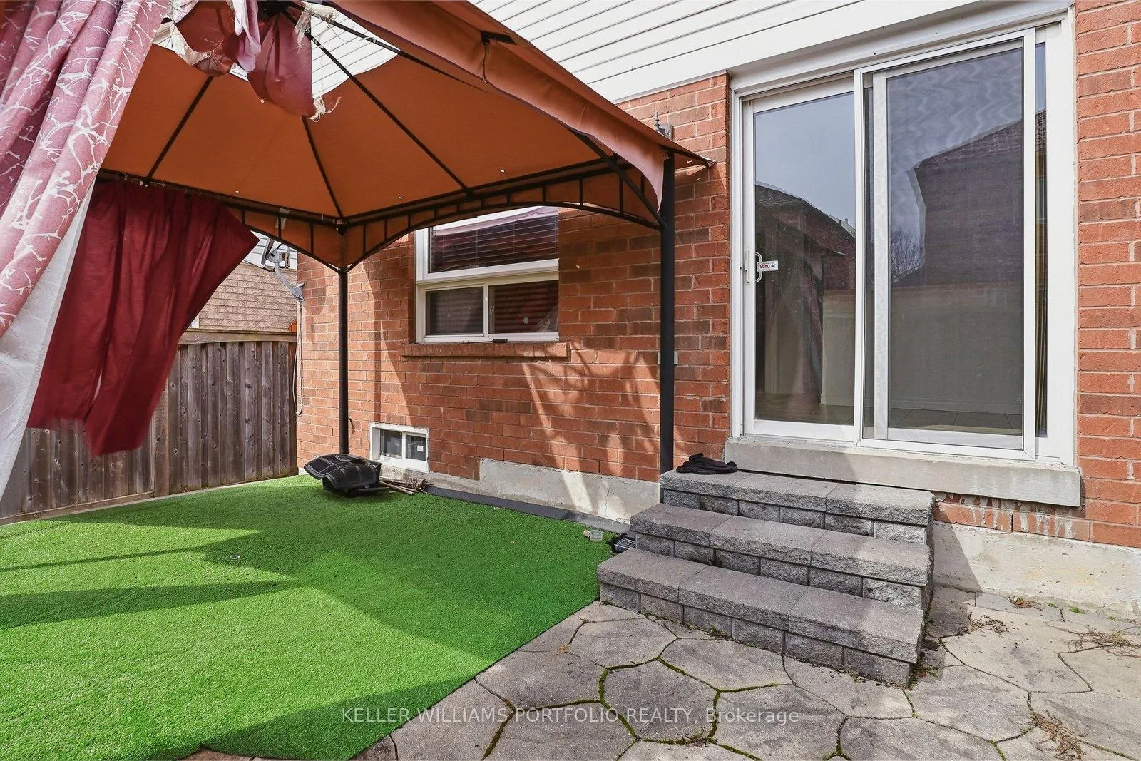 Photo 49 of 32 Warnford Circle, Ajax, Northeast Ajax — HOMEH