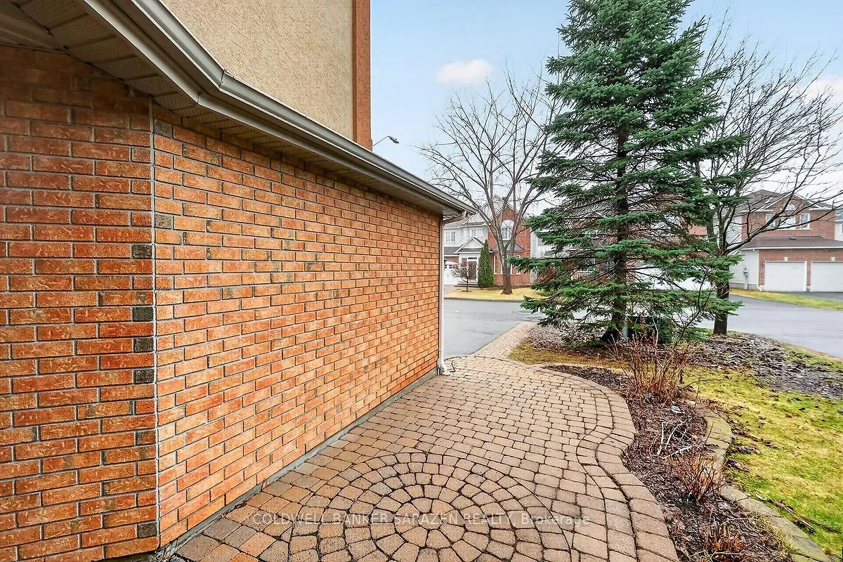 Photo 4 of 33 Rialto Way, Ottawa, Hunt Club Park/Greenboro — HOMEH