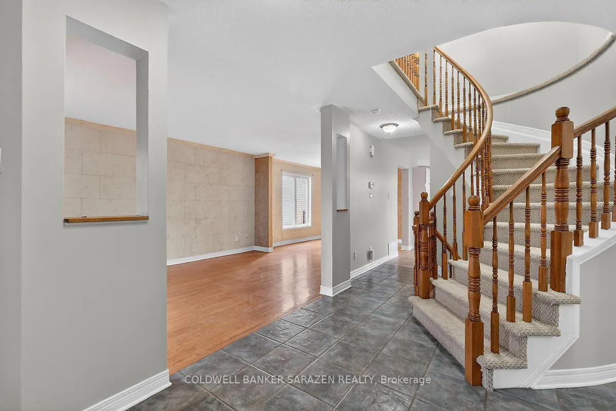 Photo 5 of 33 Rialto Way, Ottawa, Hunt Club Park/Greenboro — HOMEH