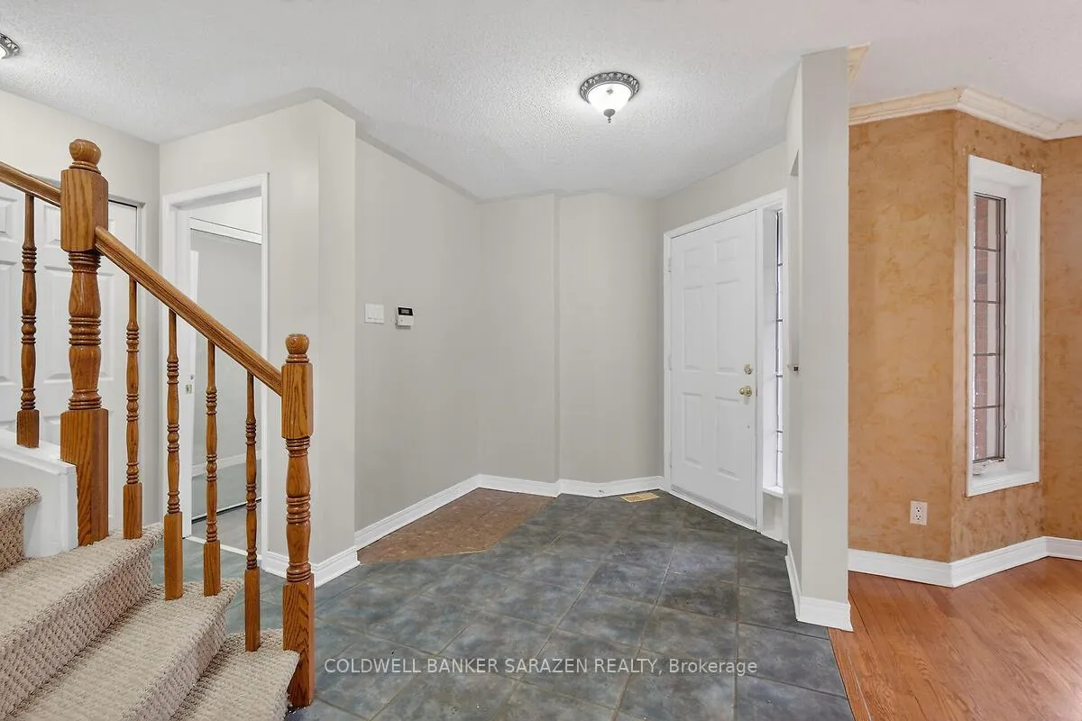 Photo 6 of 33 Rialto Way, Ottawa, Hunt Club Park/Greenboro — HOMEH