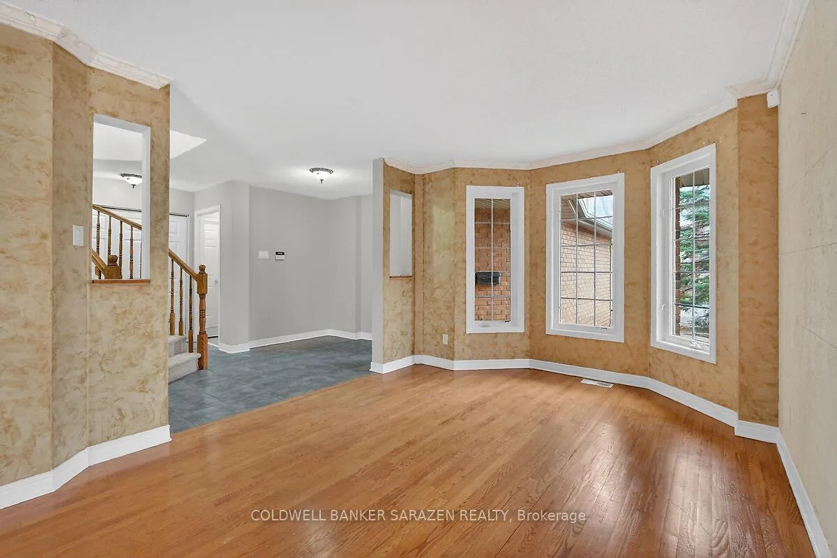 Photo 8 of 33 Rialto Way, Ottawa, Hunt Club Park/Greenboro — HOMEH
