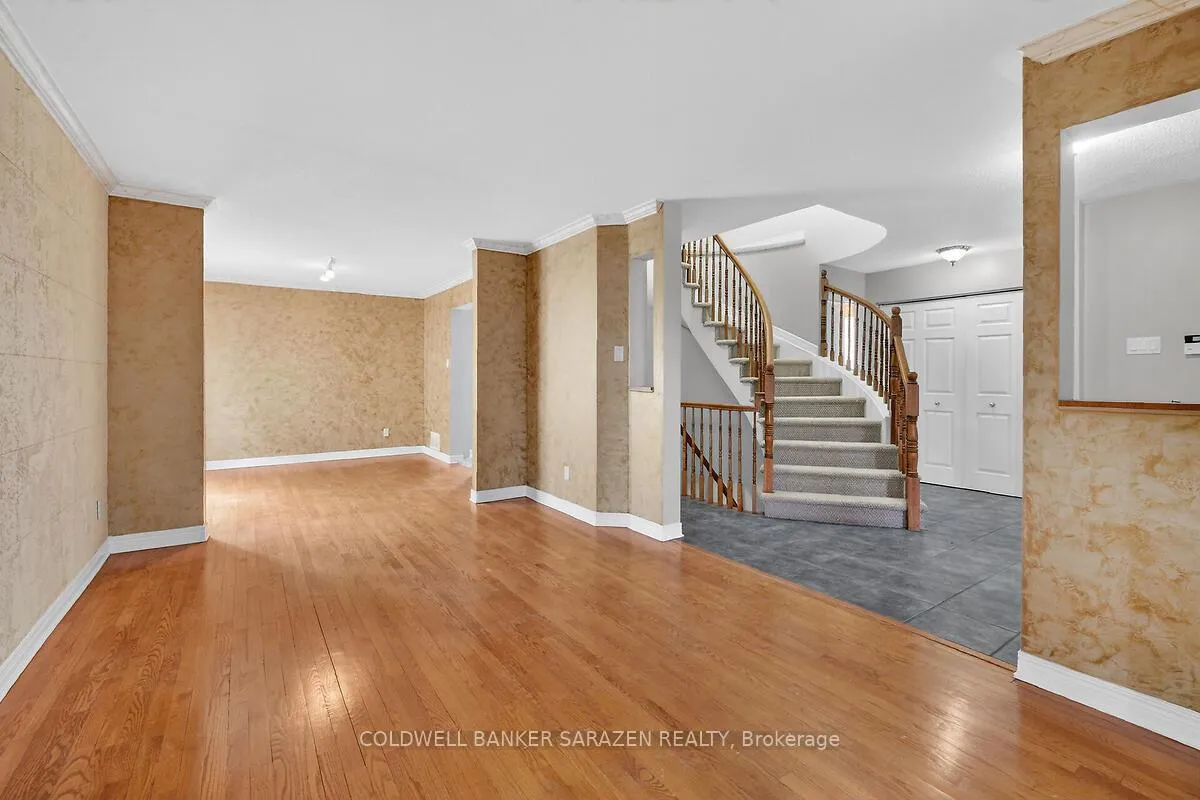Photo 10 of 33 Rialto Way, Ottawa, Hunt Club Park/Greenboro — HOMEH