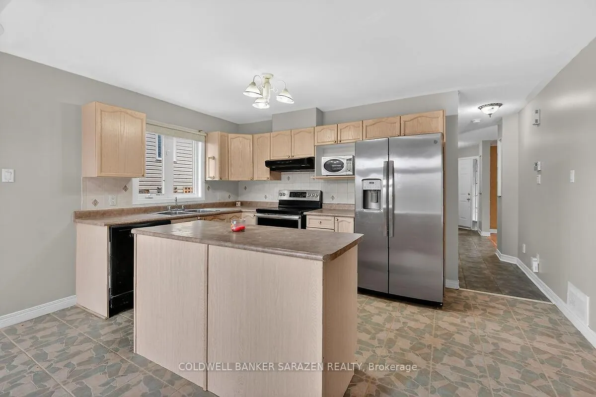 Photo 12 of 33 Rialto Way, Ottawa, Hunt Club Park/Greenboro — HOMEH