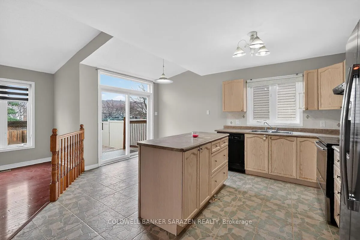 Photo 13 of 33 Rialto Way, Ottawa, Hunt Club Park/Greenboro — HOMEH