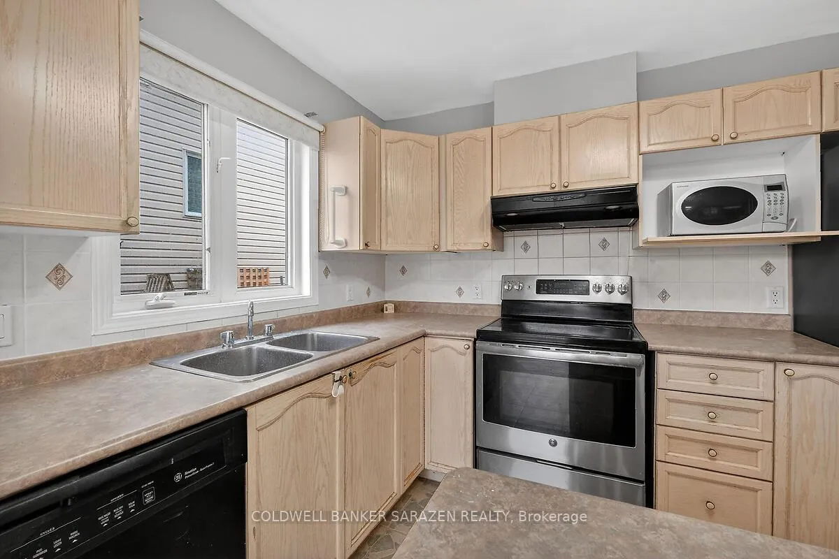 Photo 15 of 33 Rialto Way, Ottawa, Hunt Club Park/Greenboro — HOMEH